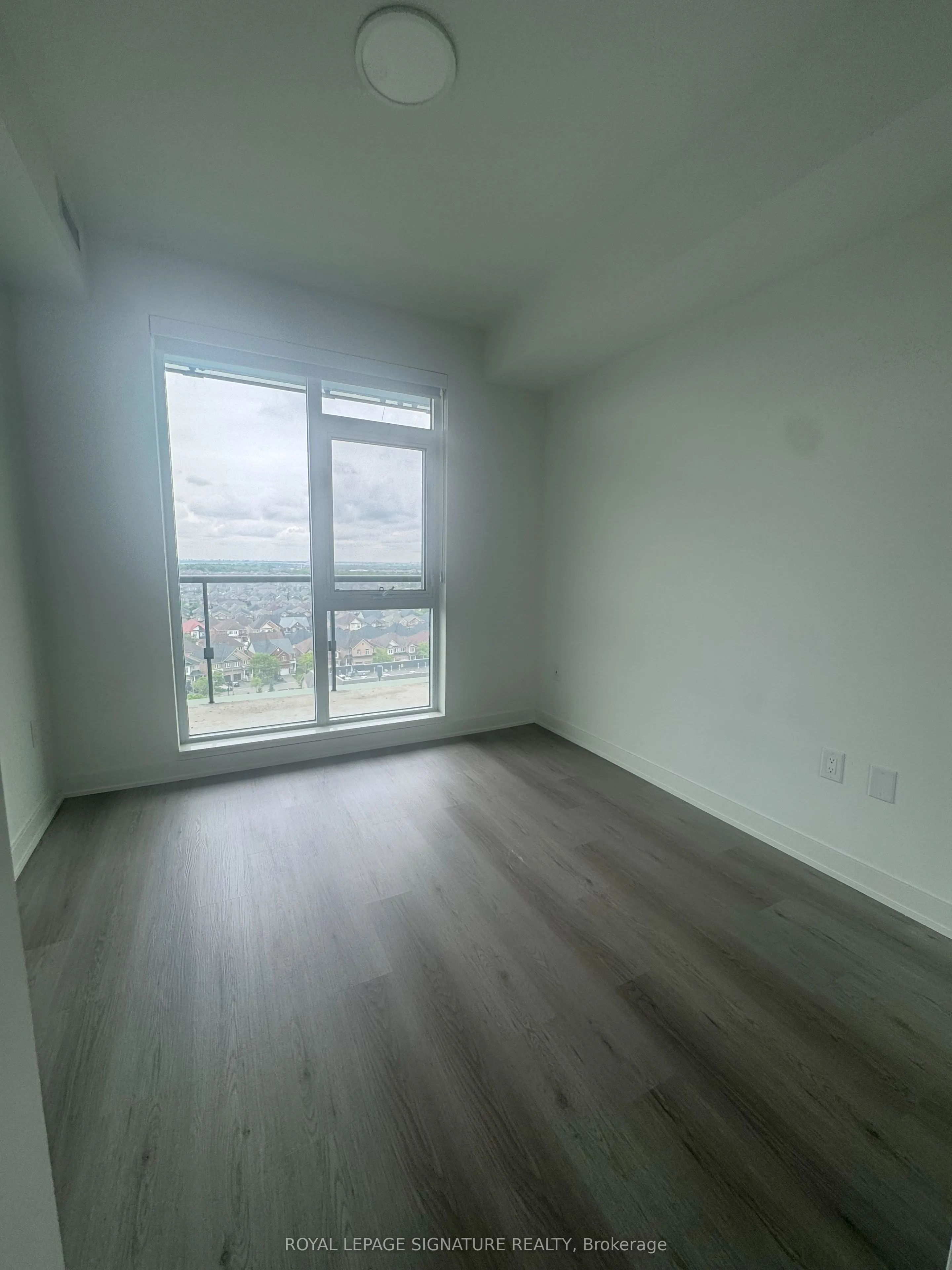 40 Lagerfeld Drive, #504