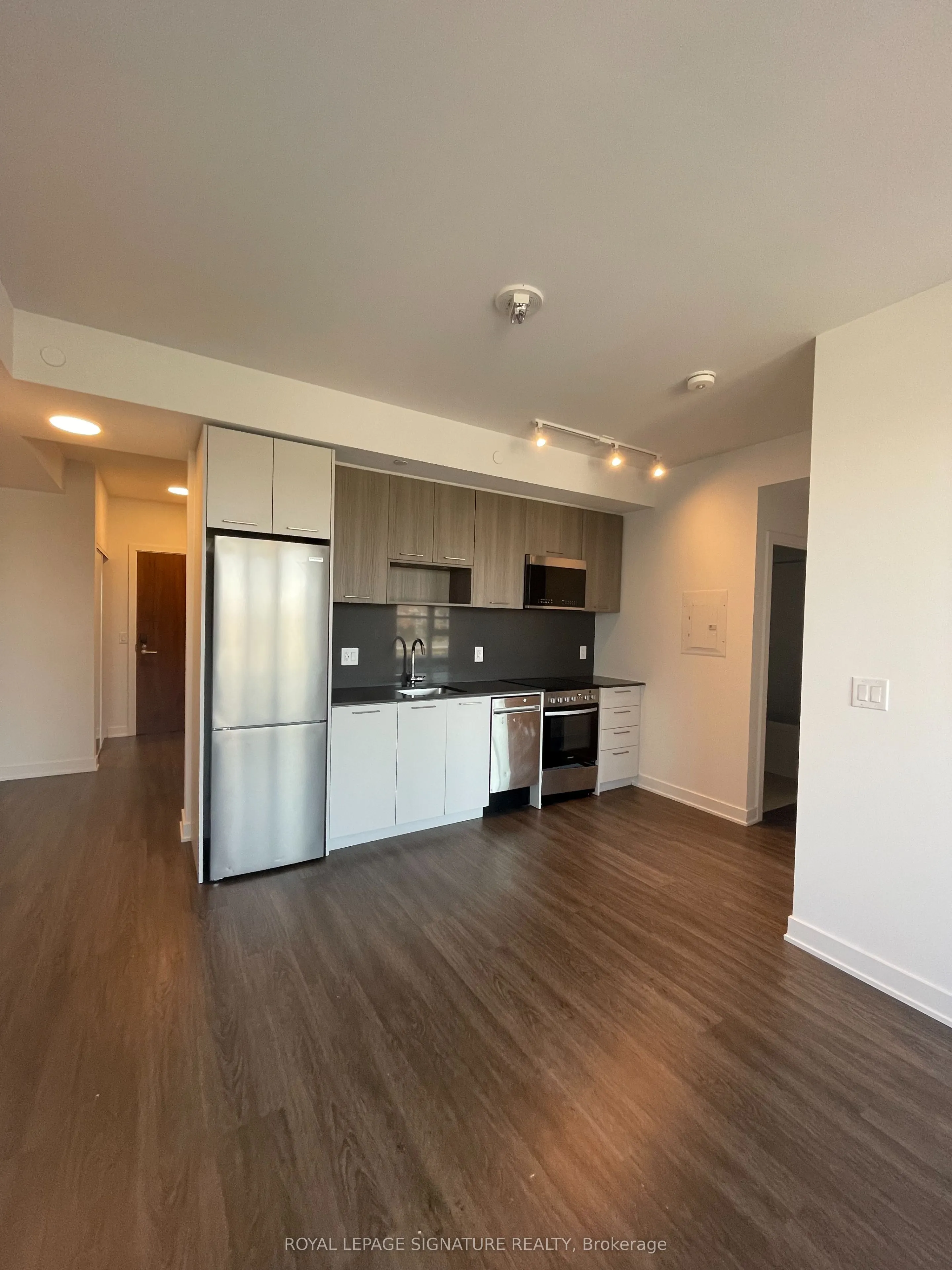 40 Lagerfeld Drive, #401
