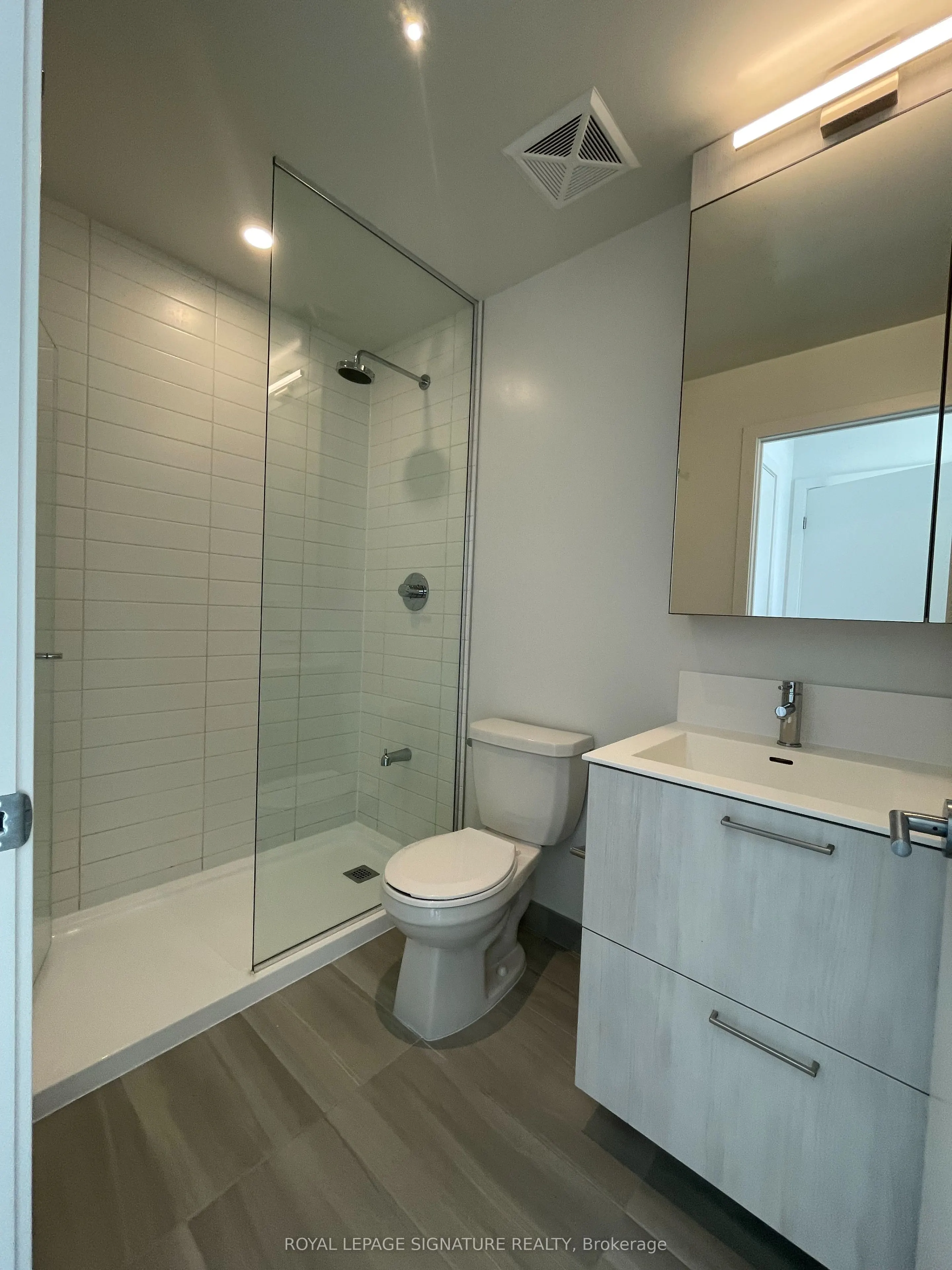 40 Lagerfeld Drive, #1305