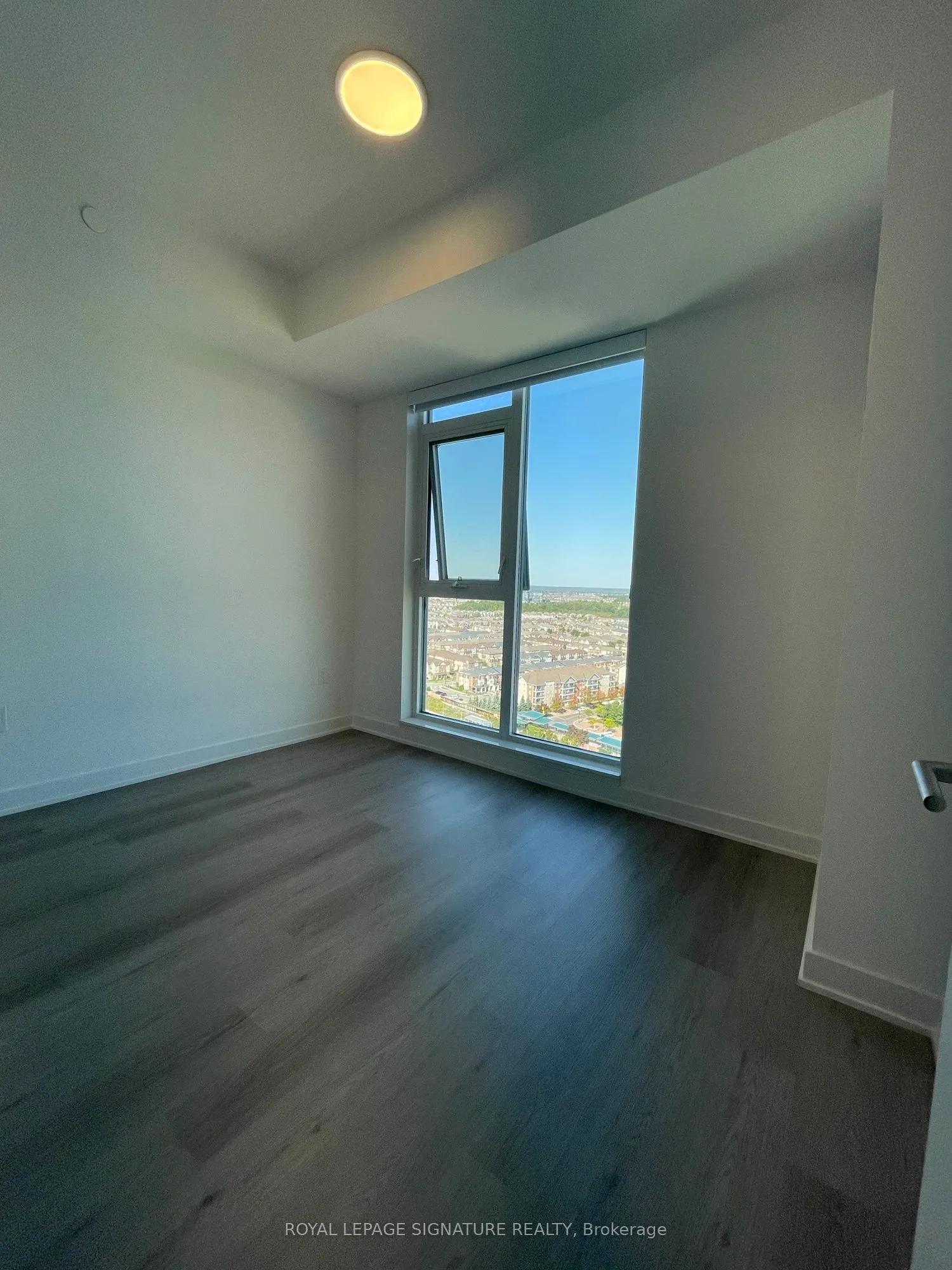 40 Lagerfeld Drive, #1901