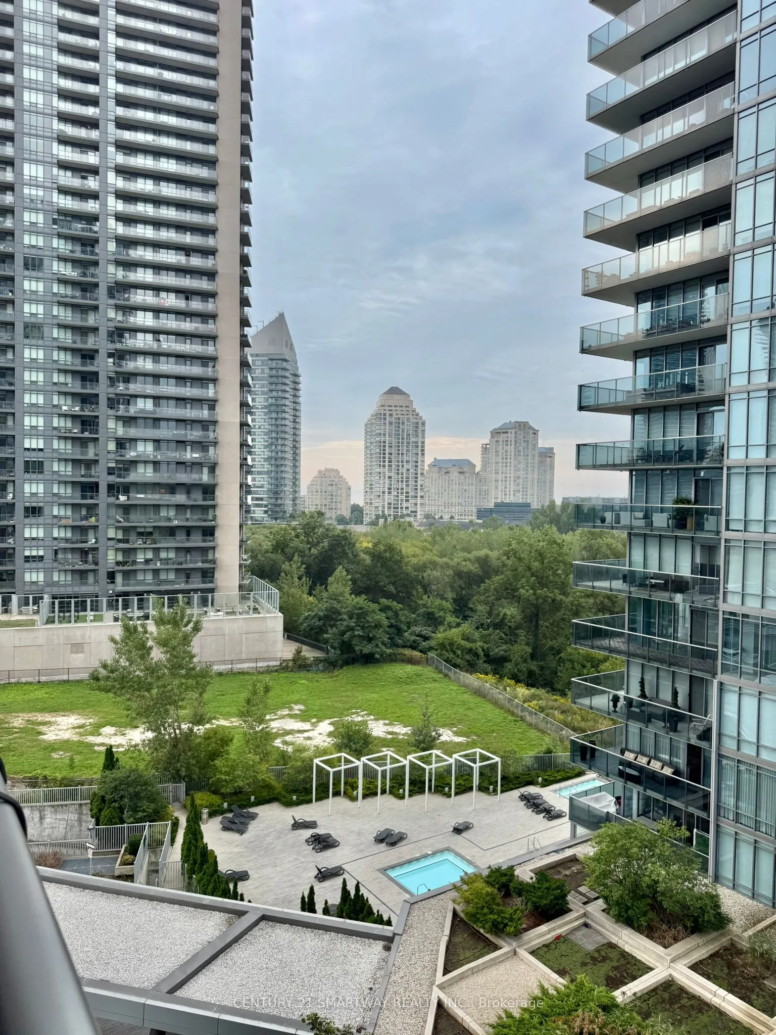 90 Park Lawn Road, #803