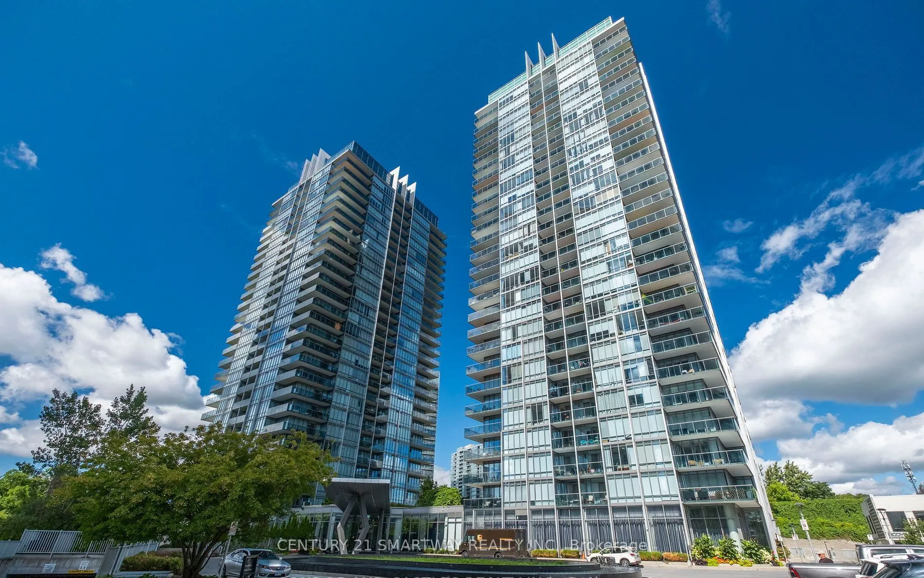 90 Park Lawn Road, #803