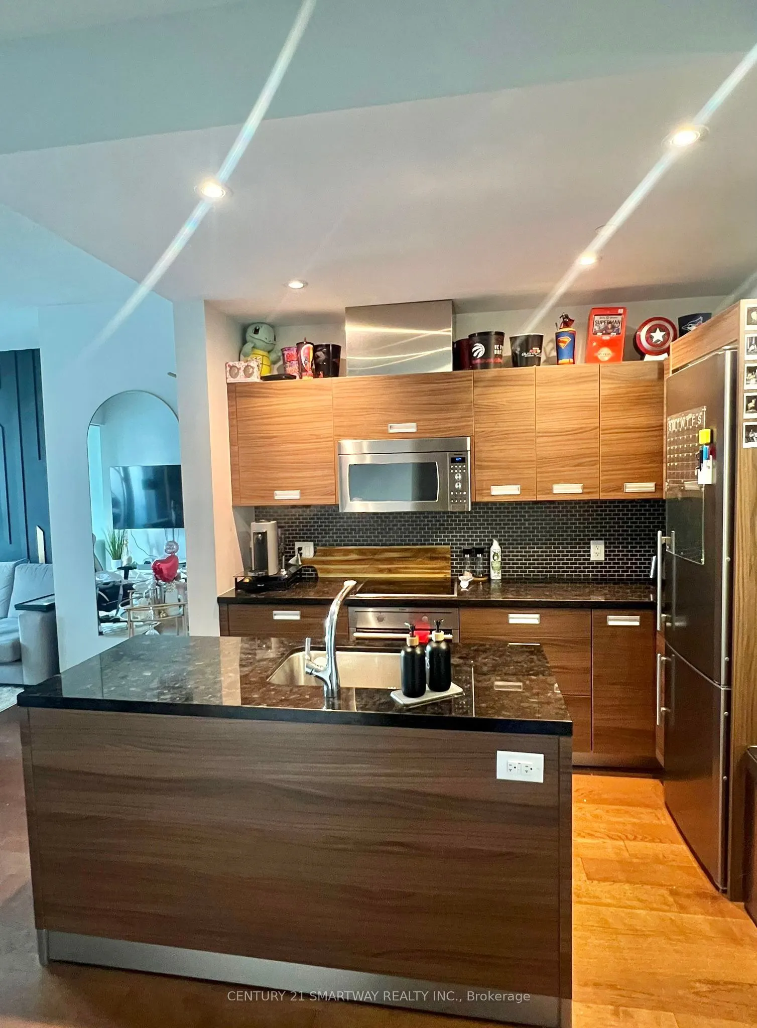 90 Park Lawn Road, #803