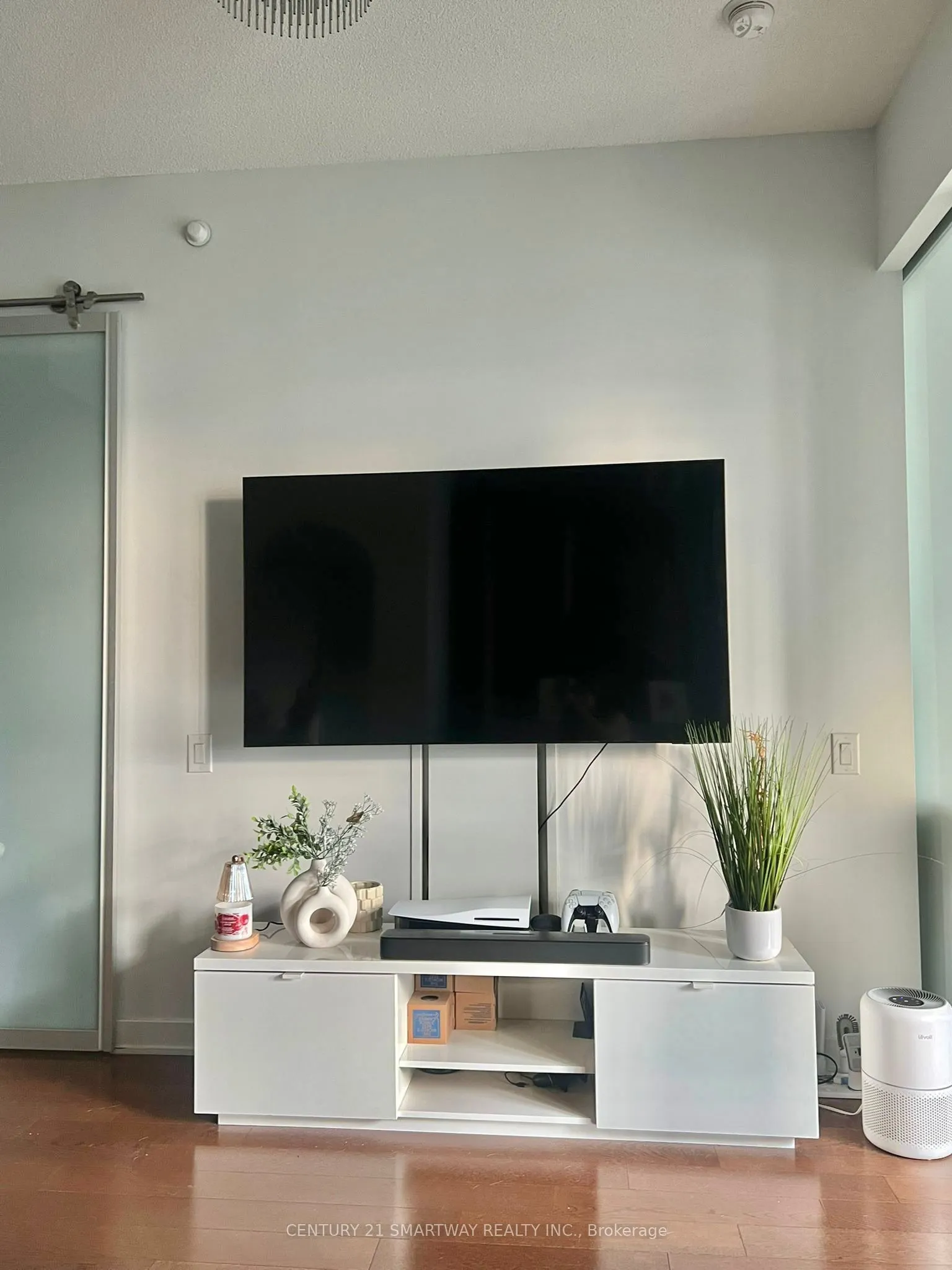 90 Park Lawn Road, #803