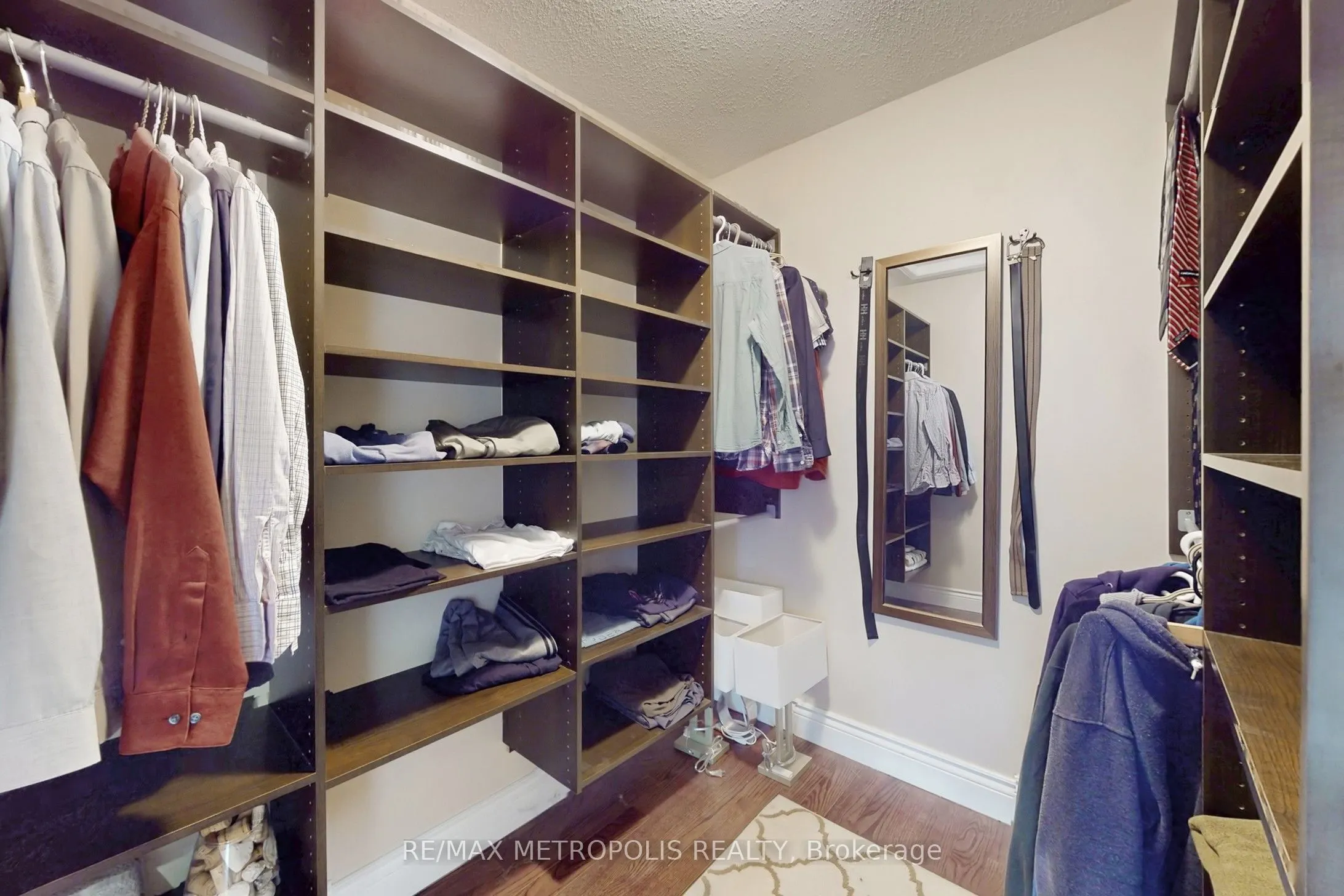 1310 Golden Meadow Trail