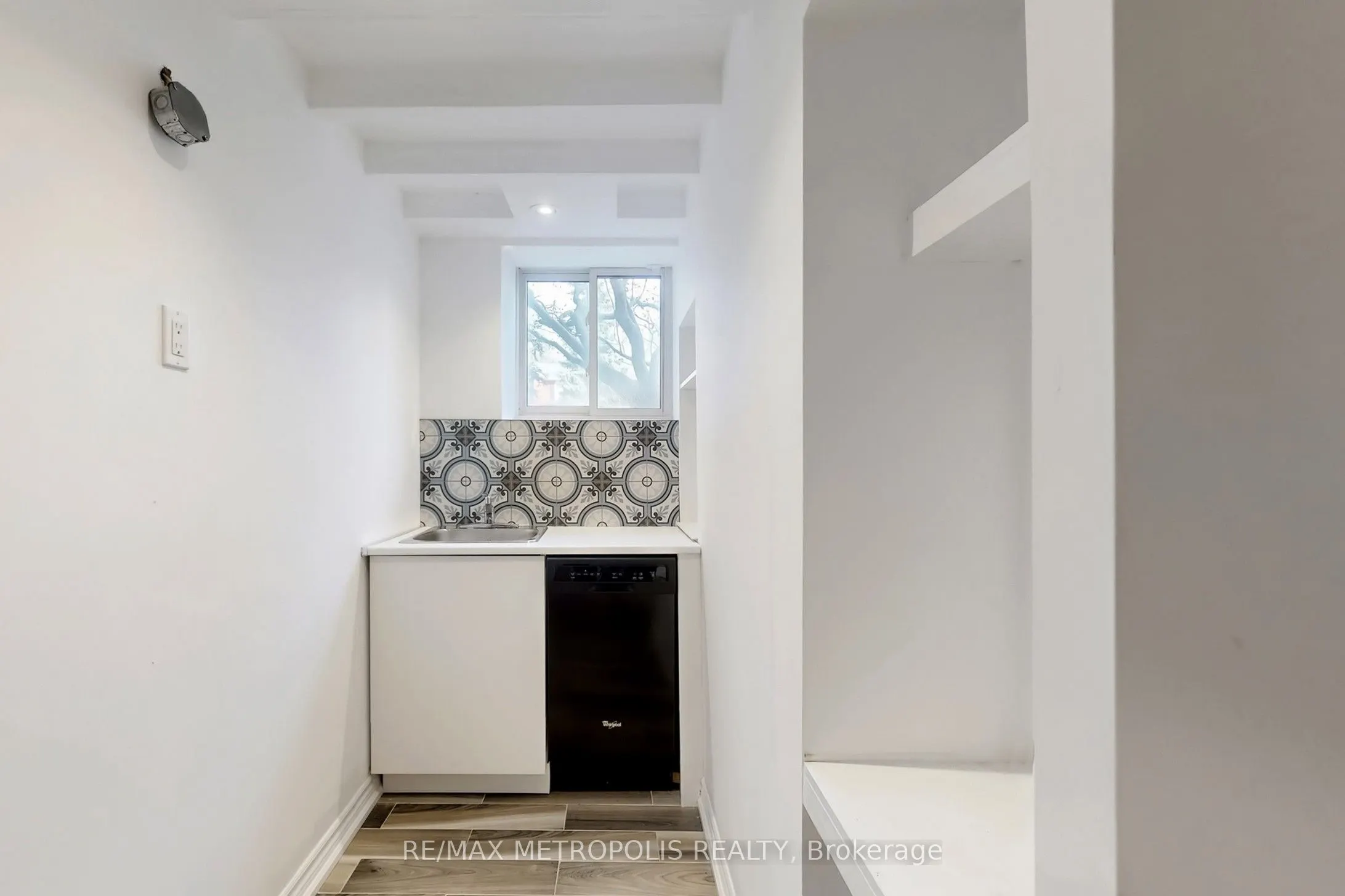 1310 Golden Meadow Trail