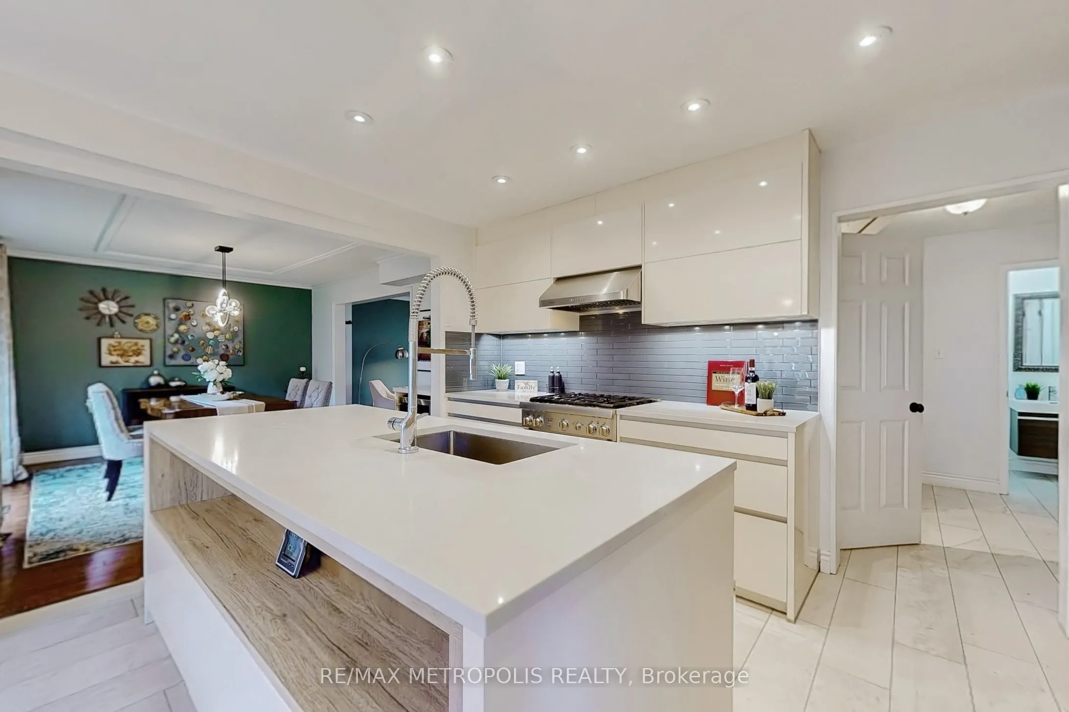 1310 Golden Meadow Trail