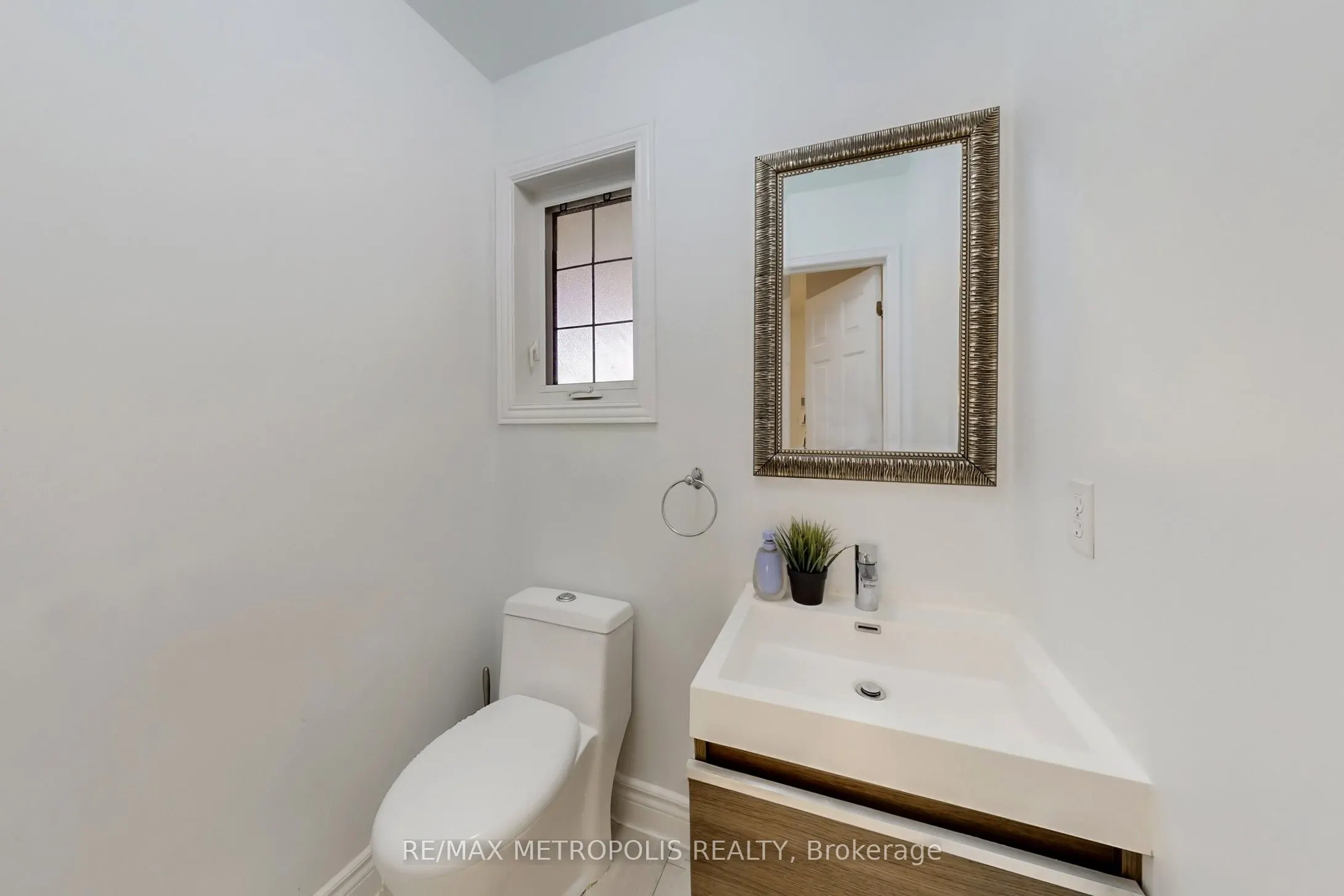 1310 Golden Meadow Trail
