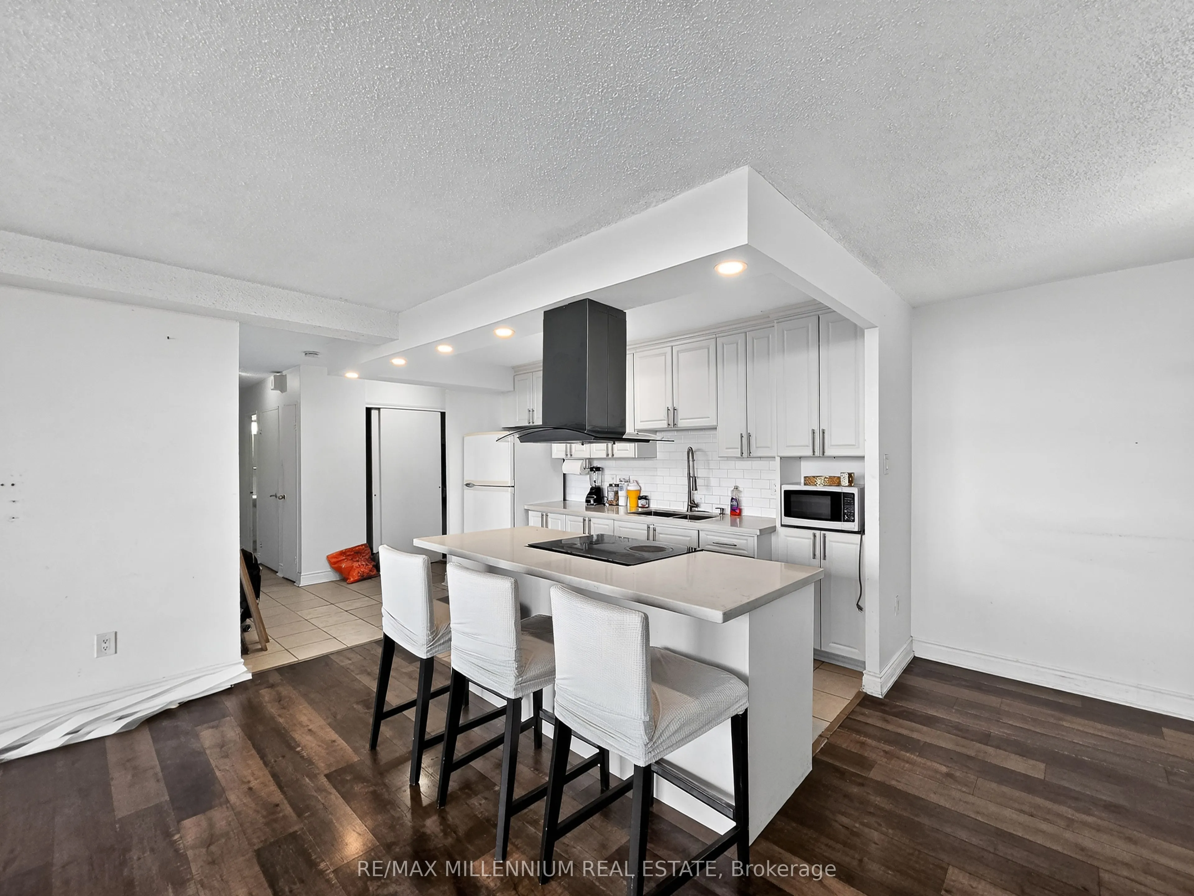 2645 Kipling Avenue, #1811