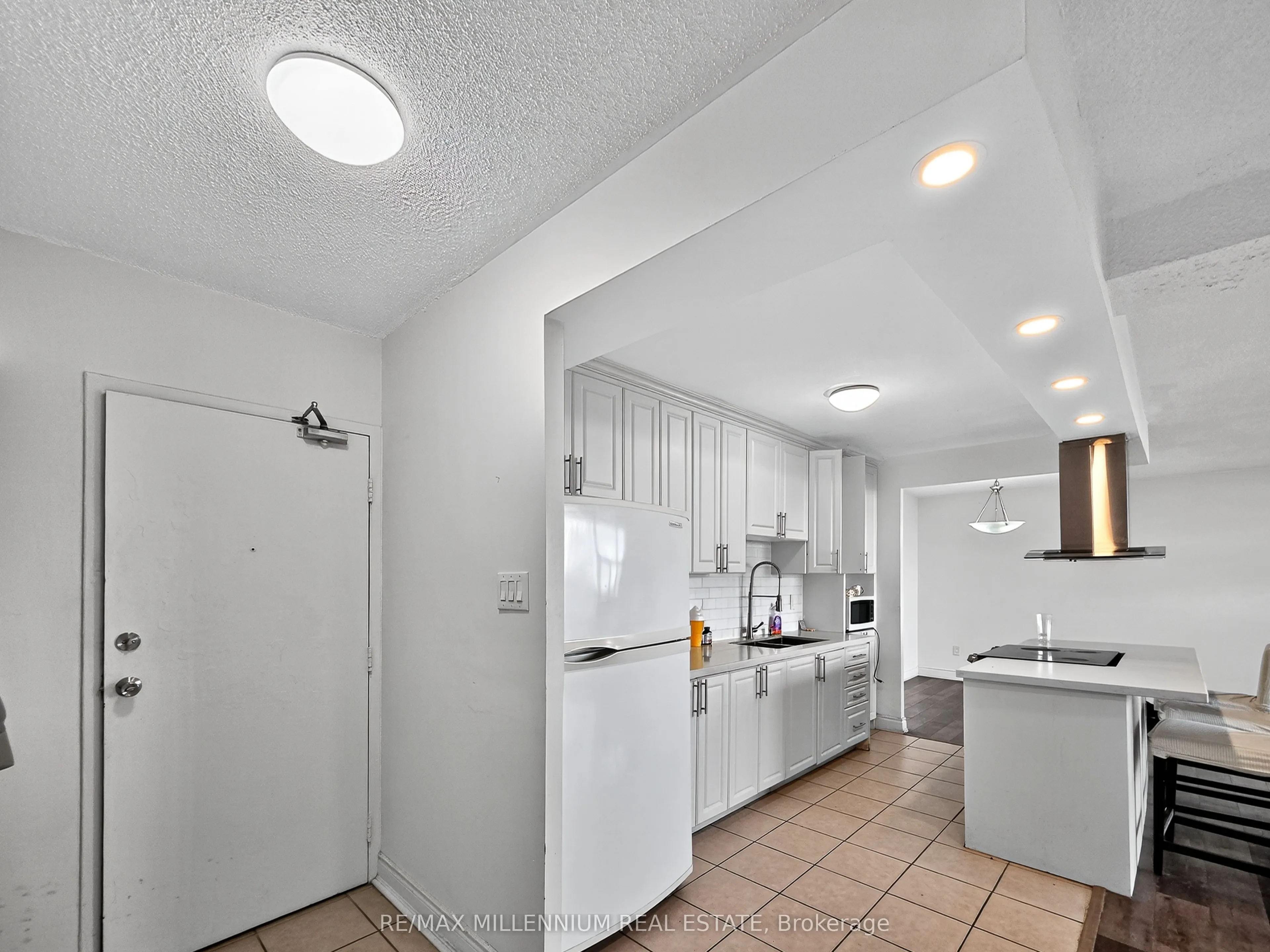 2645 Kipling Avenue, #1811