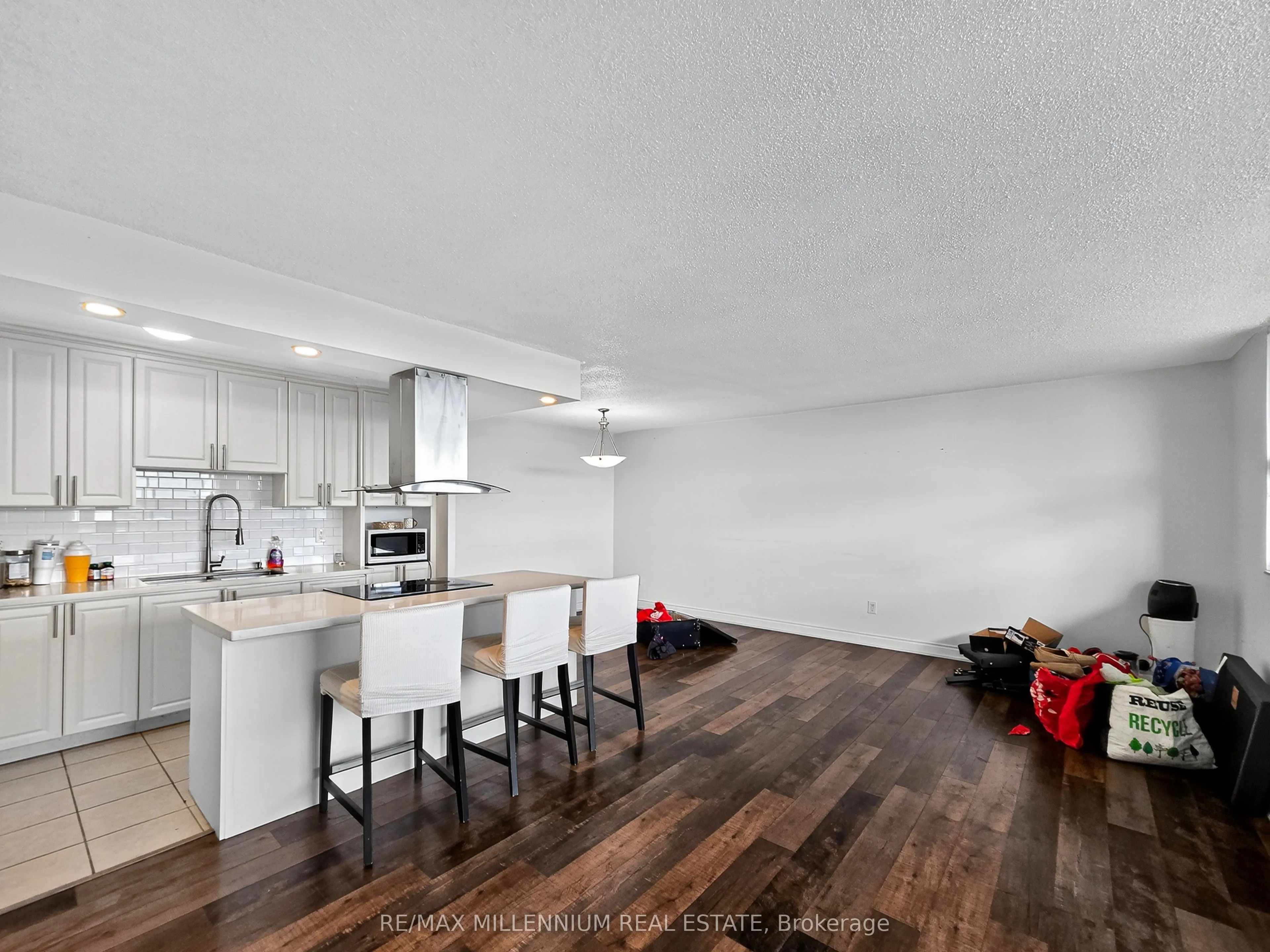 2645 Kipling Avenue, #1811