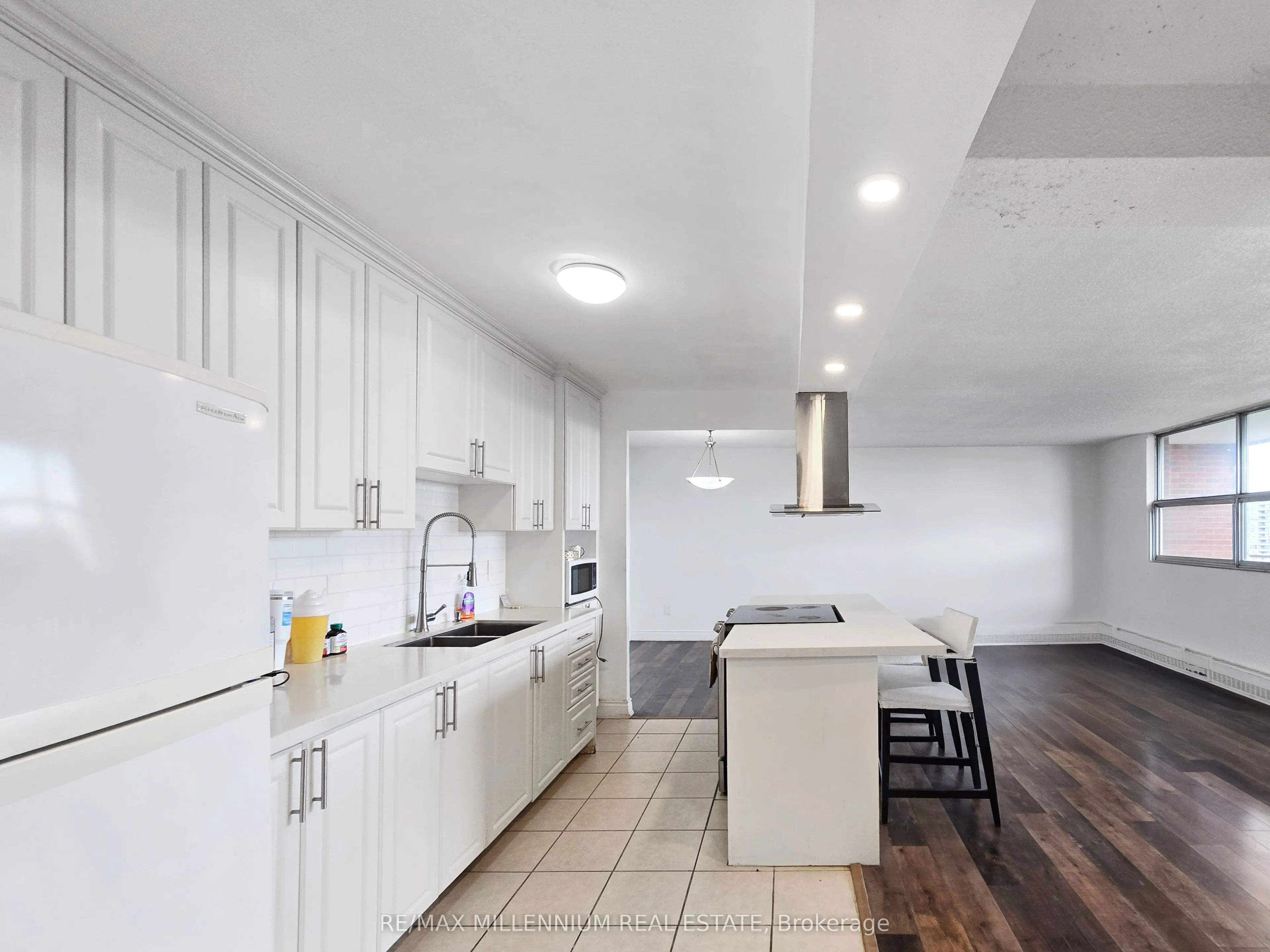 2645 Kipling Avenue, #1811