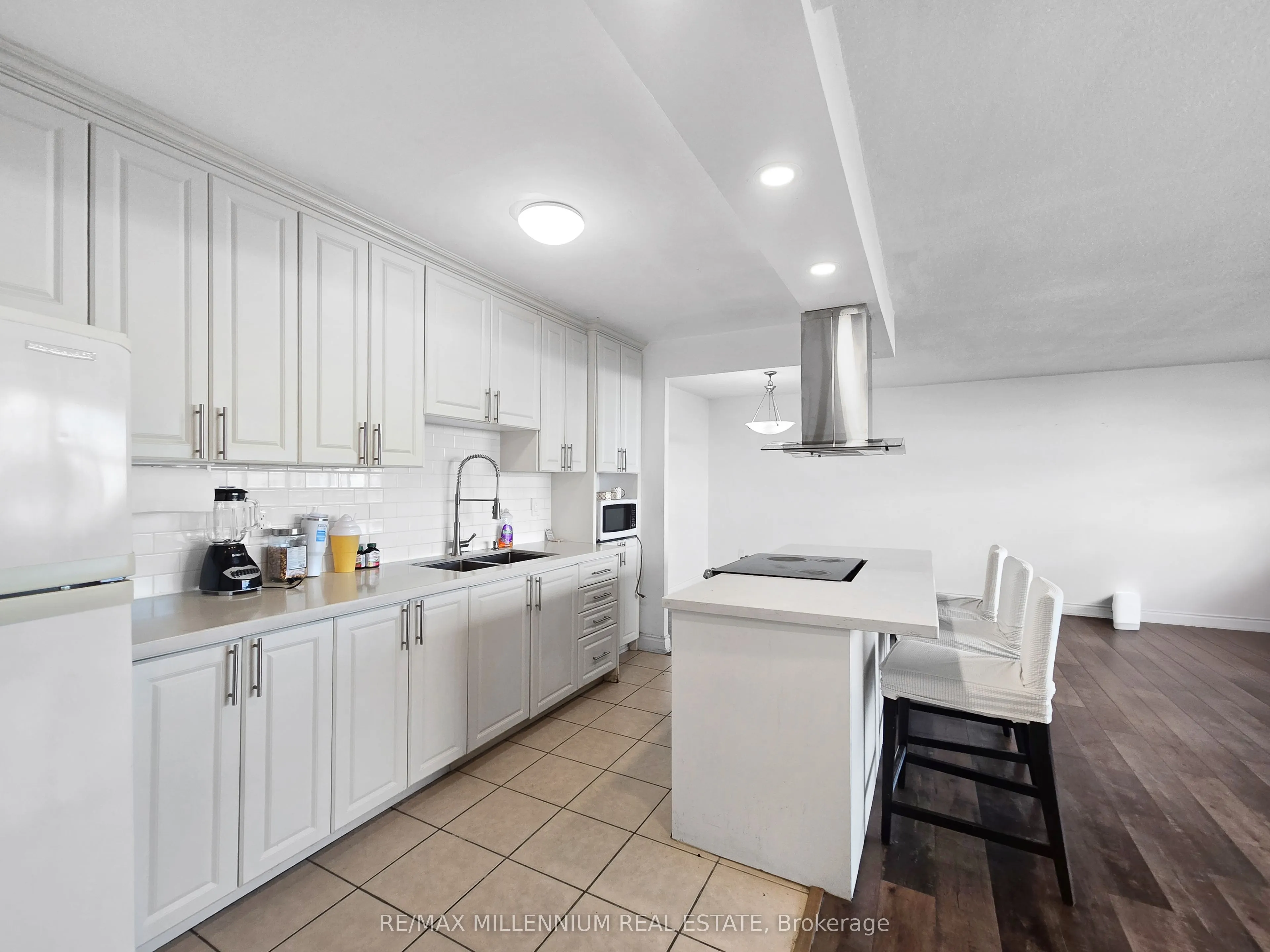 2645 Kipling Avenue, #1811