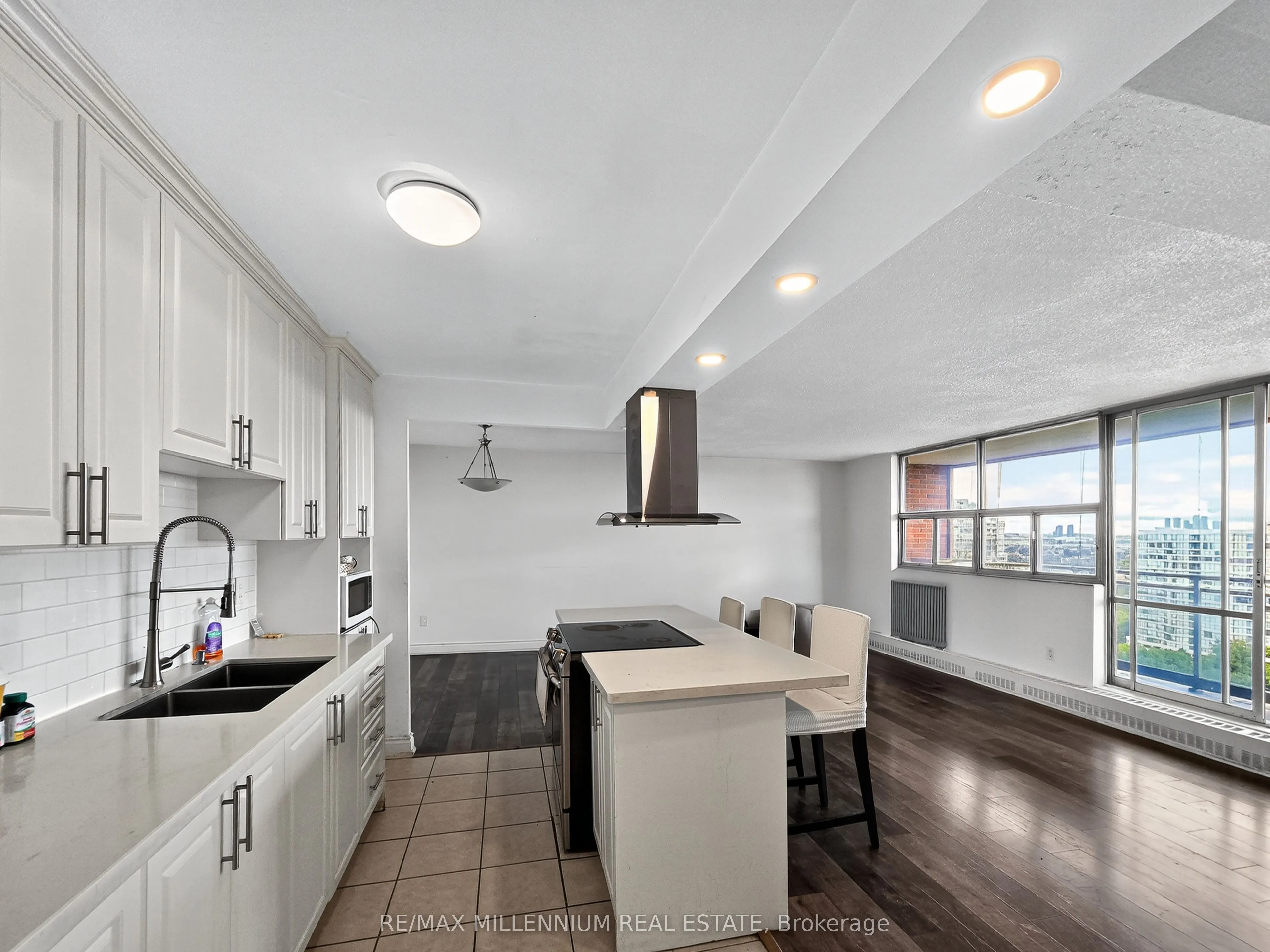 2645 Kipling Avenue, #1811