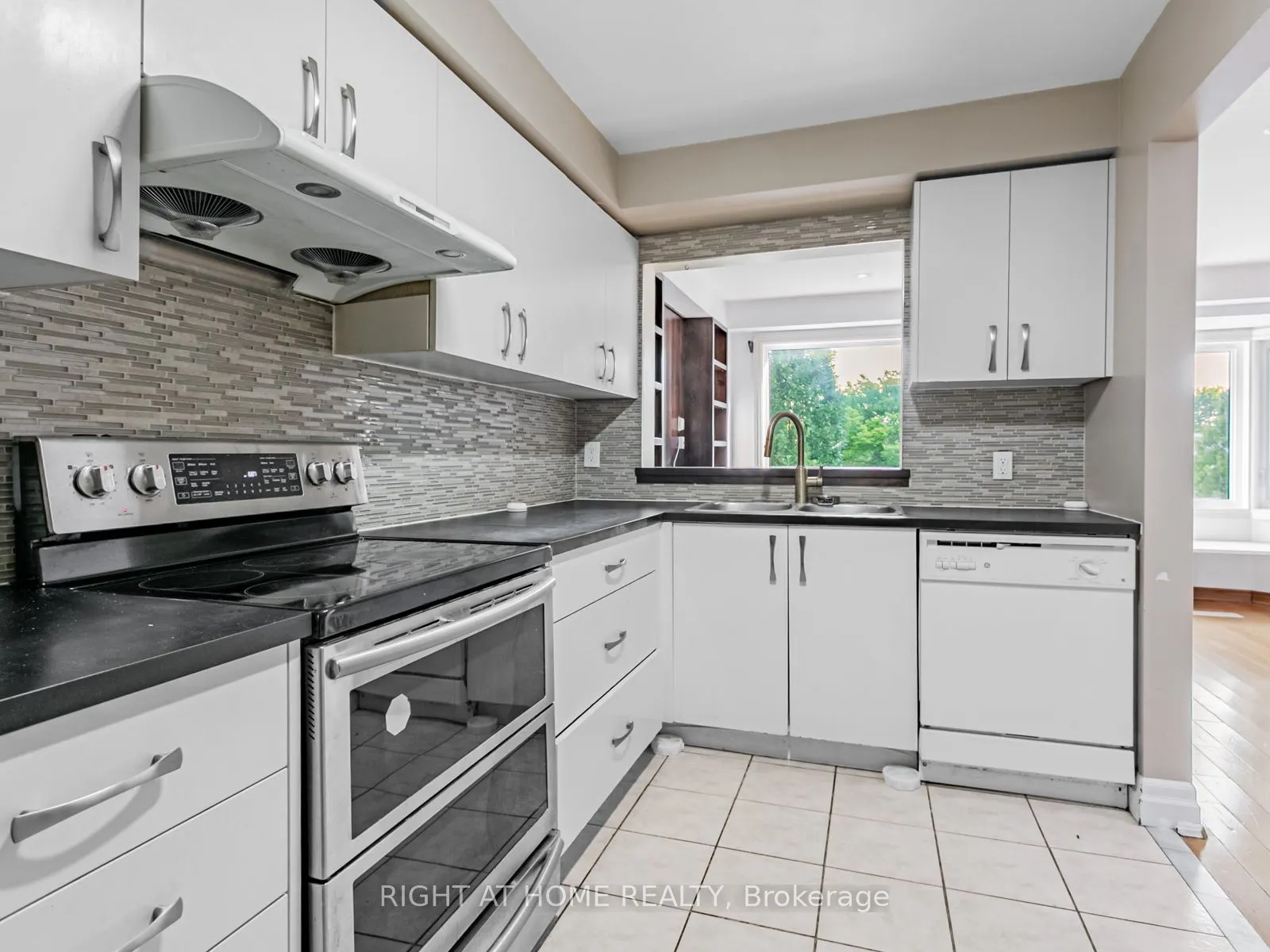 190 FORUM Drive, #76