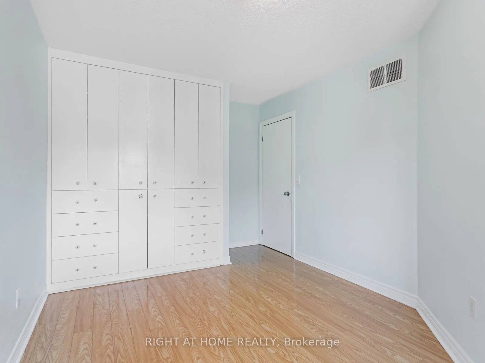 190 FORUM Drive, #76