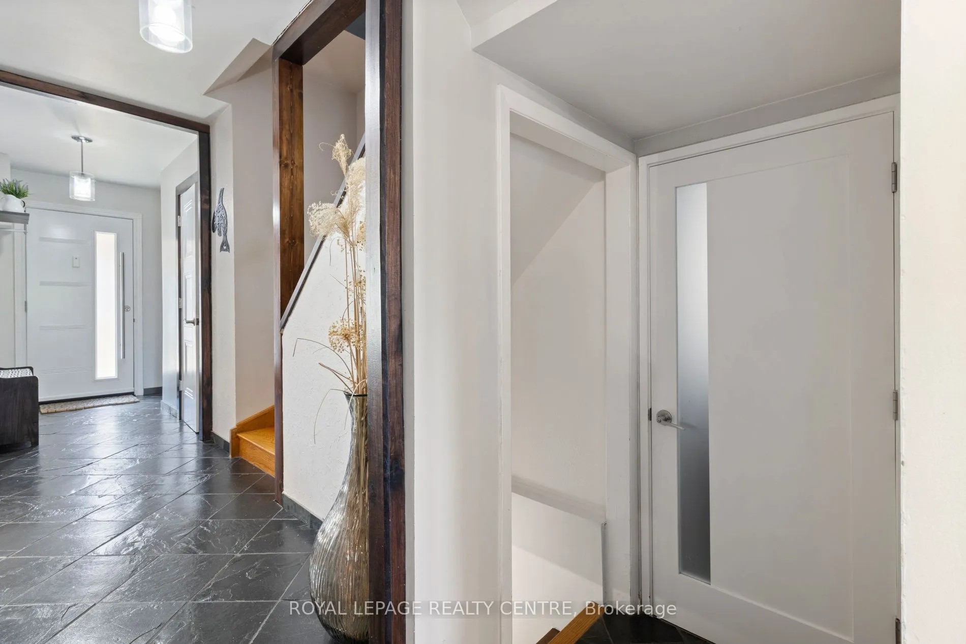 3383 Tallmast Crescent