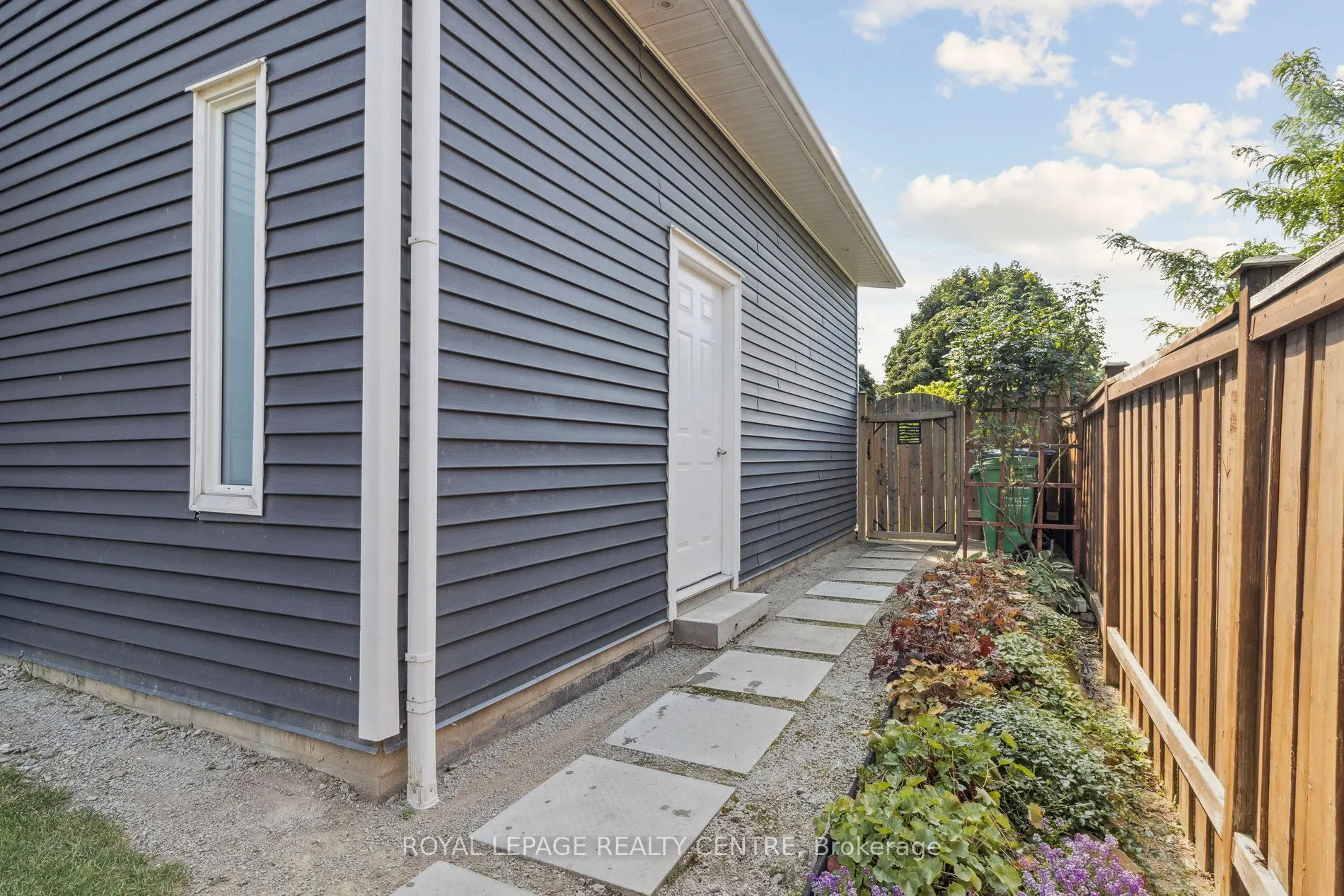 3383 Tallmast Crescent