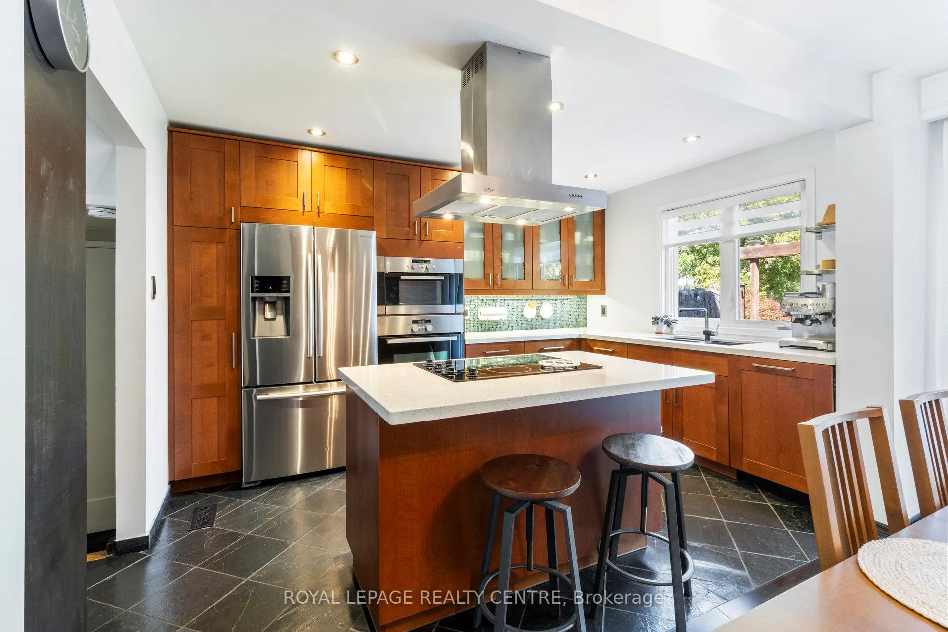 3383 Tallmast Crescent