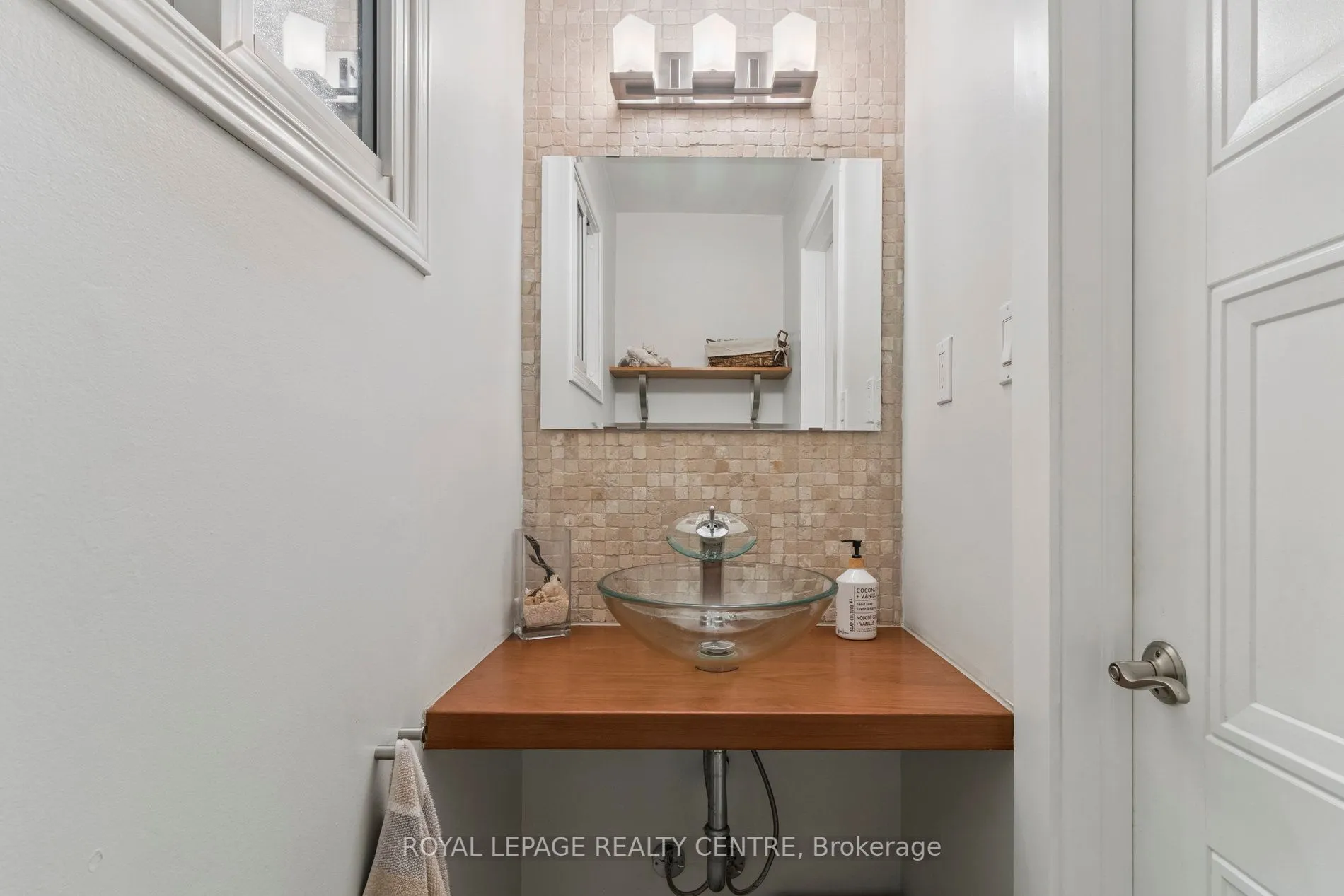 3383 Tallmast Crescent