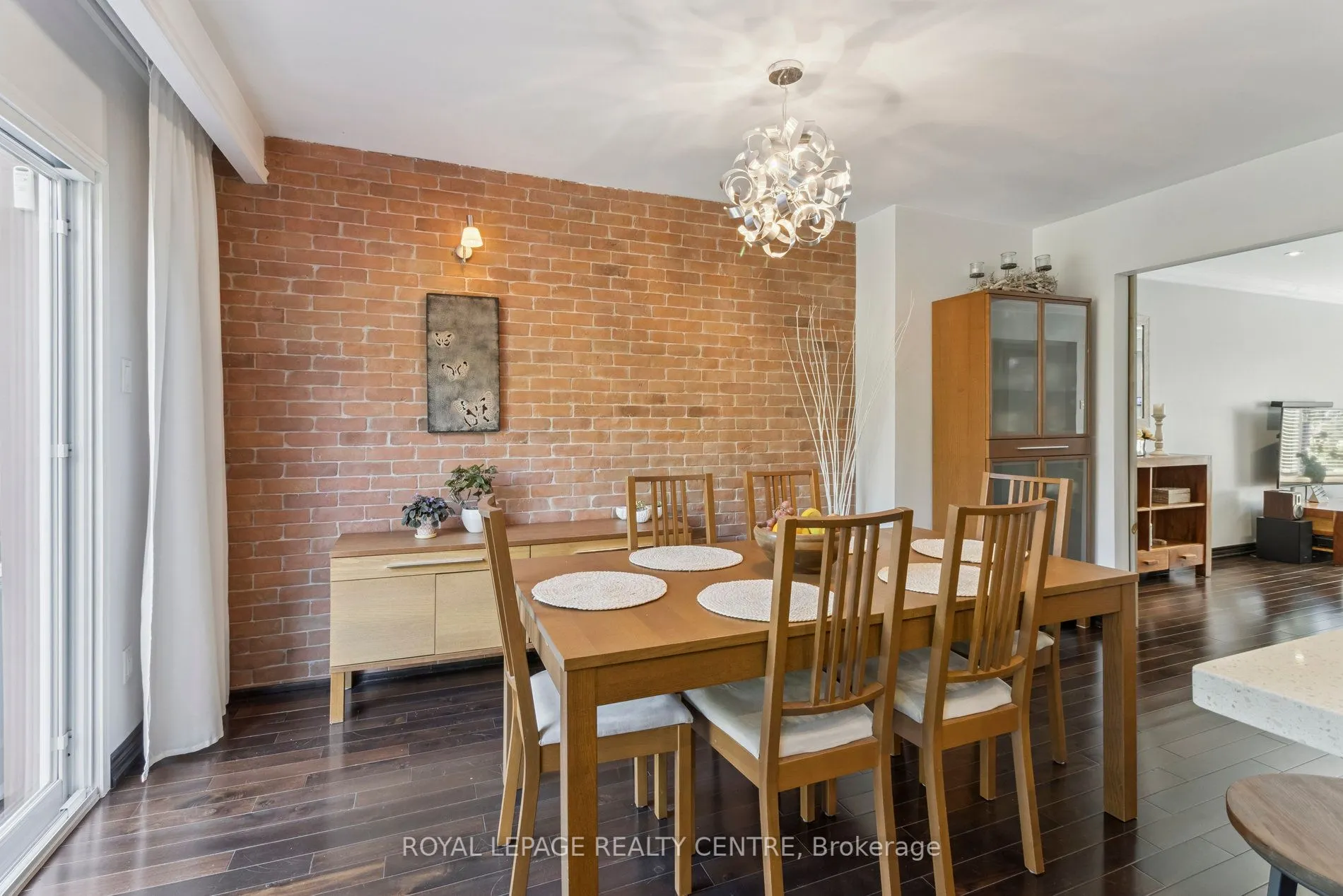 3383 Tallmast Crescent