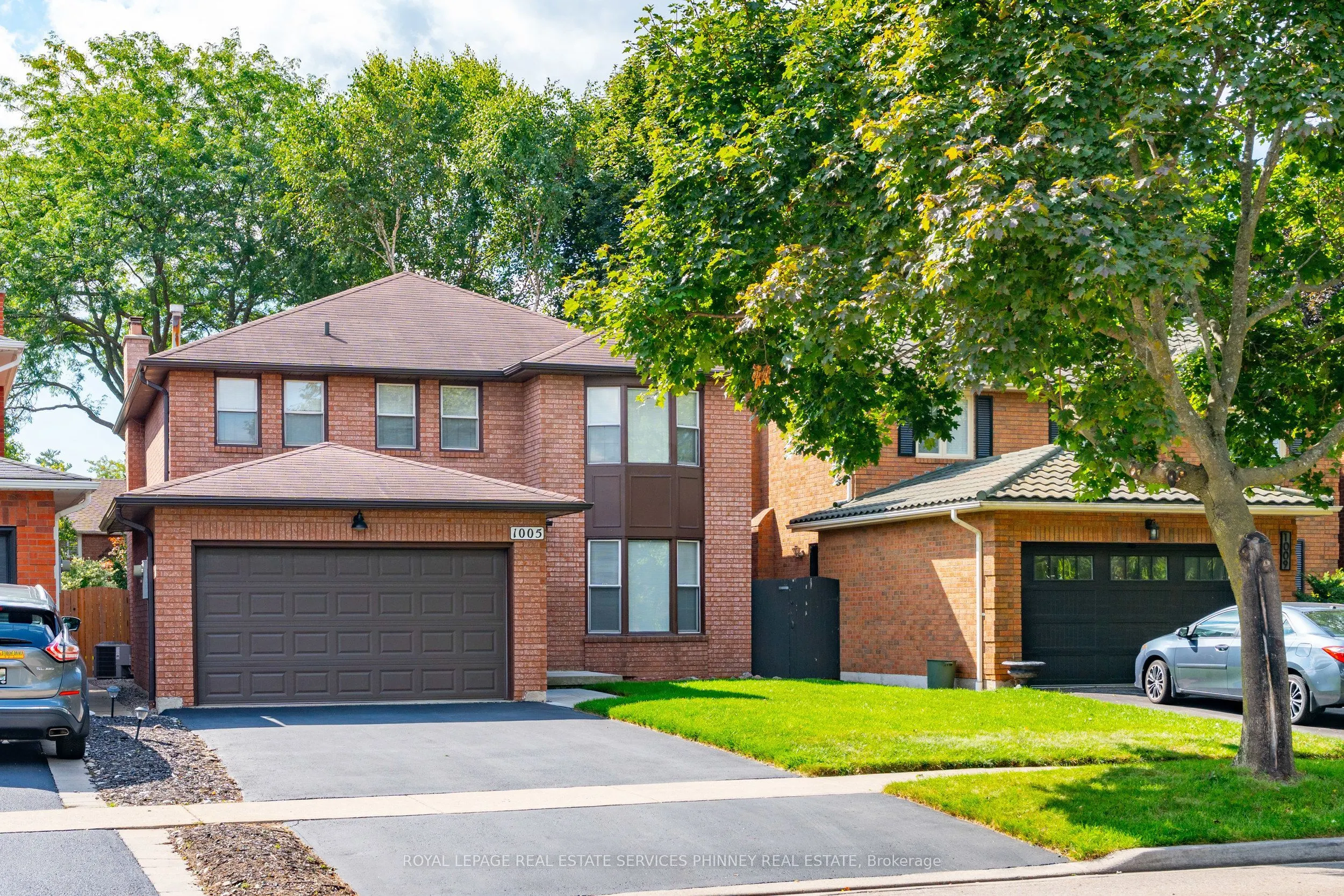 1005 Queen Street W