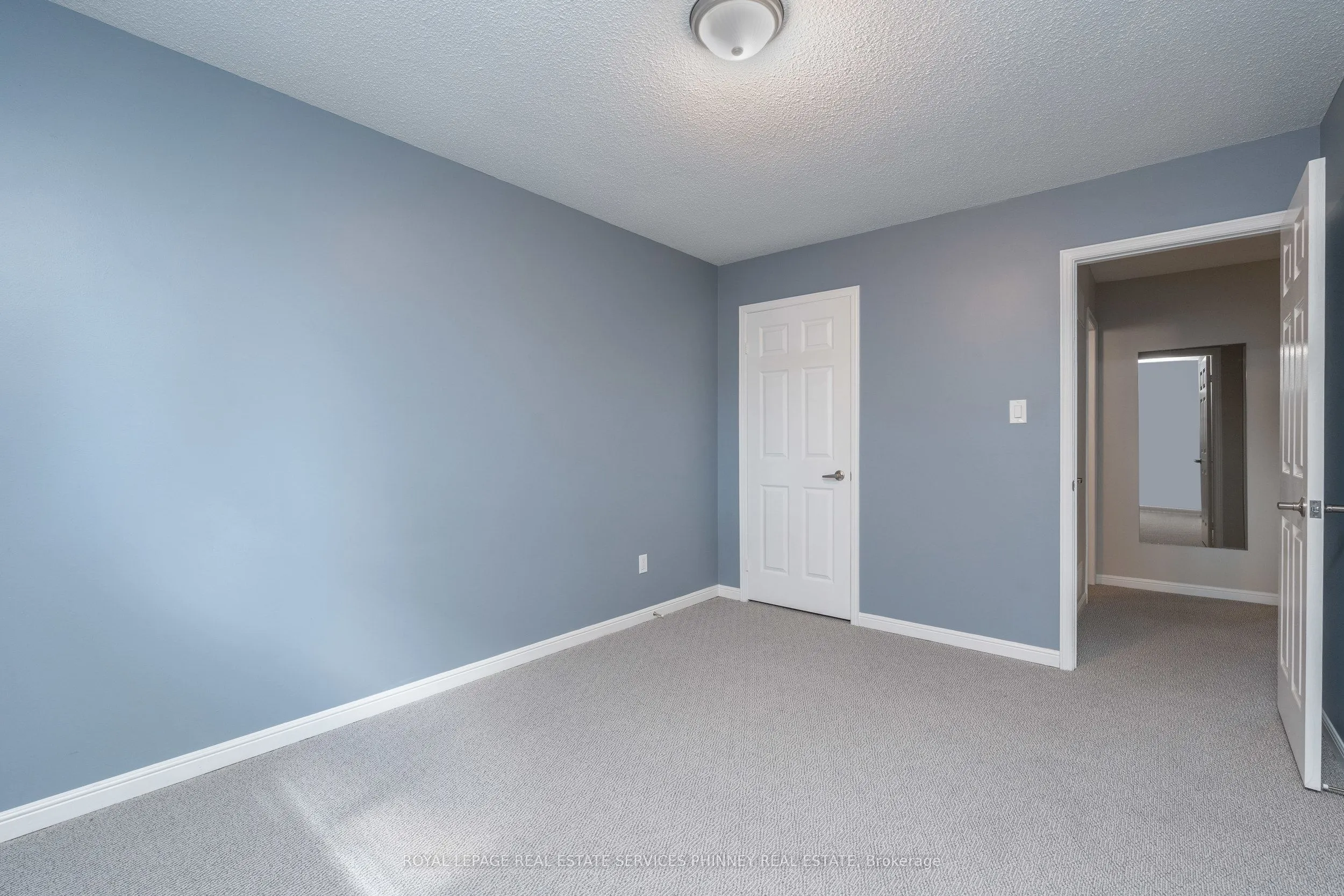 1005 Queen Street W