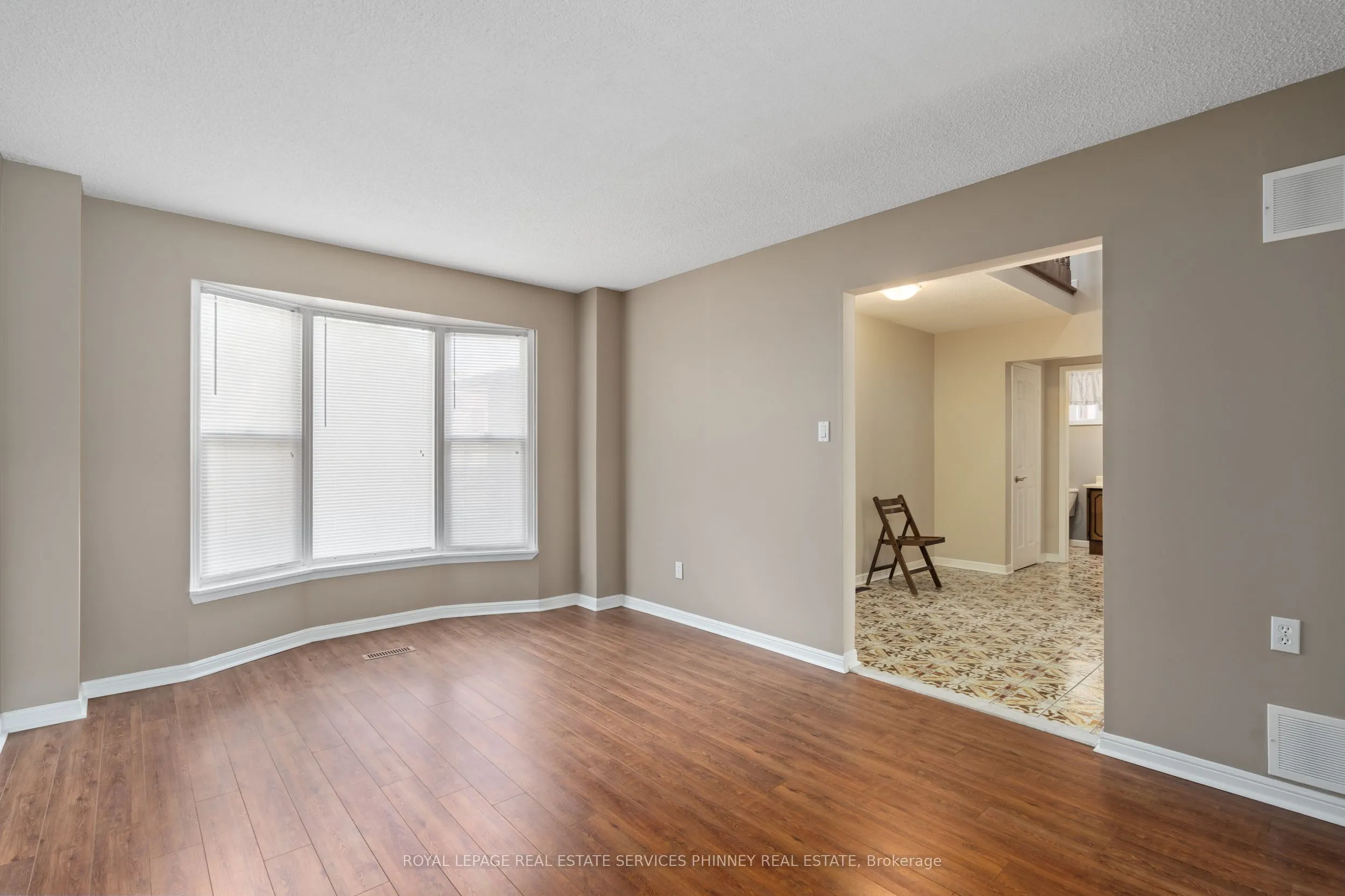 1005 Queen Street W