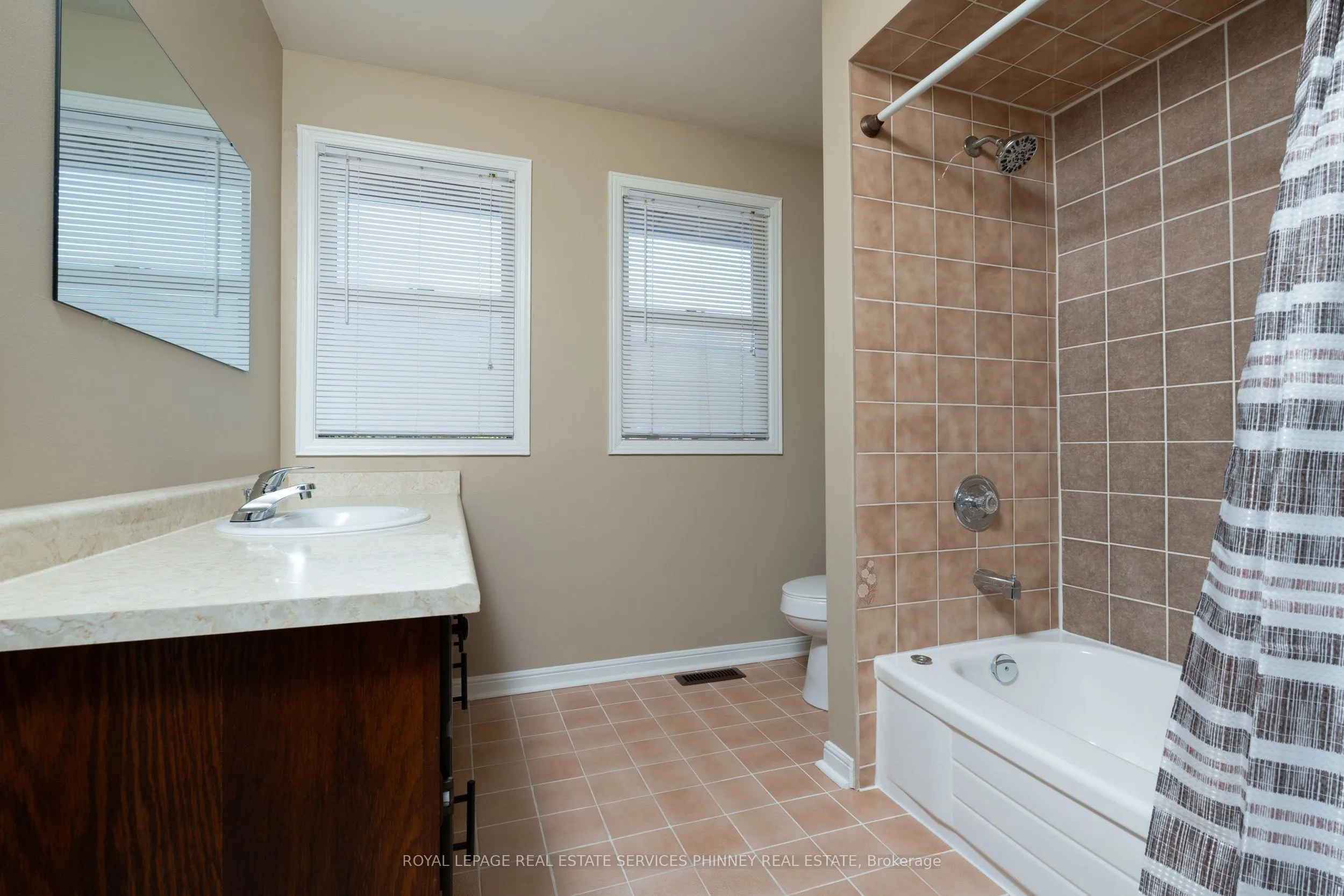 1005 Queen Street W