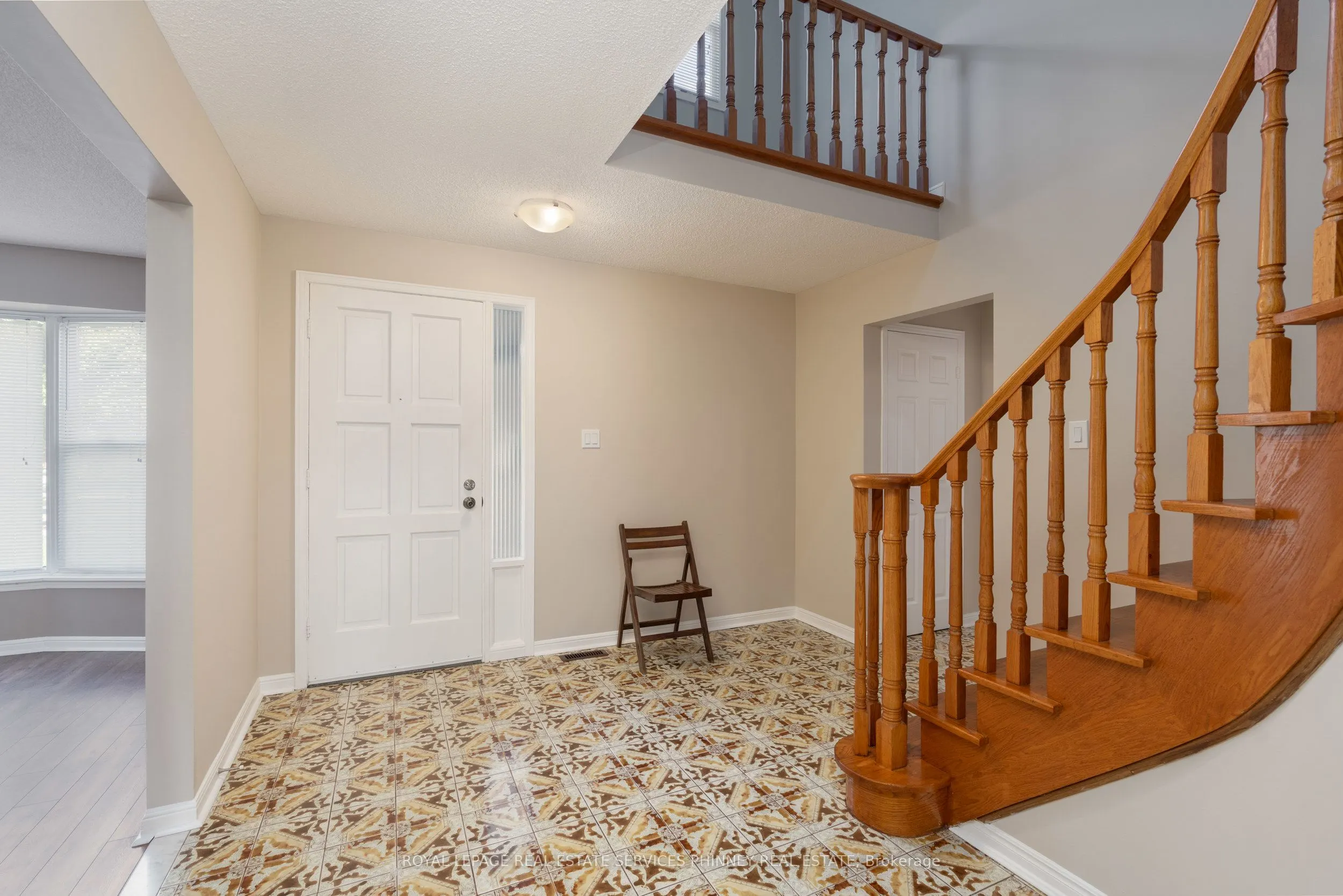 1005 Queen Street W