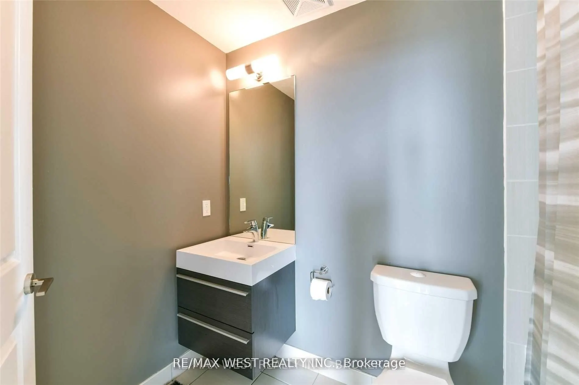 15 Zorra Street, #1107