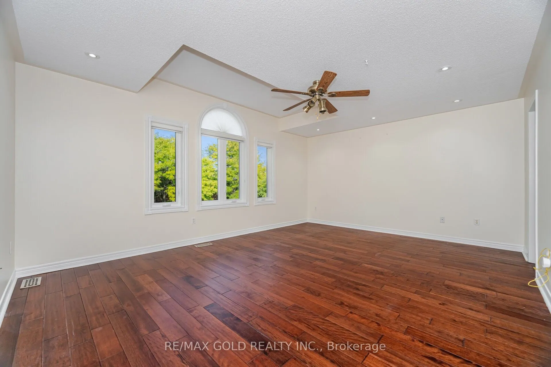 30 Golden Eagle Road
