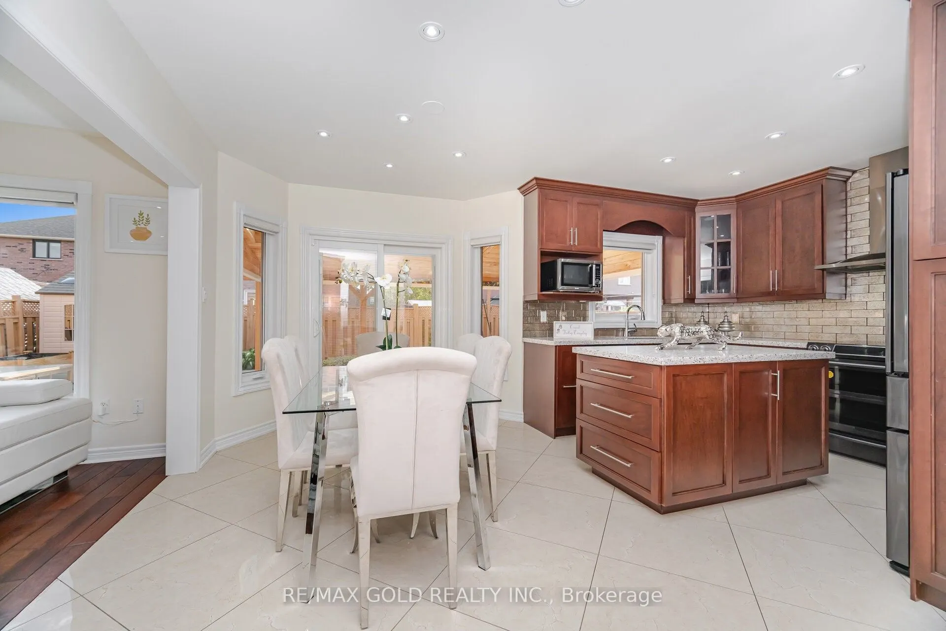 30 Golden Eagle Road