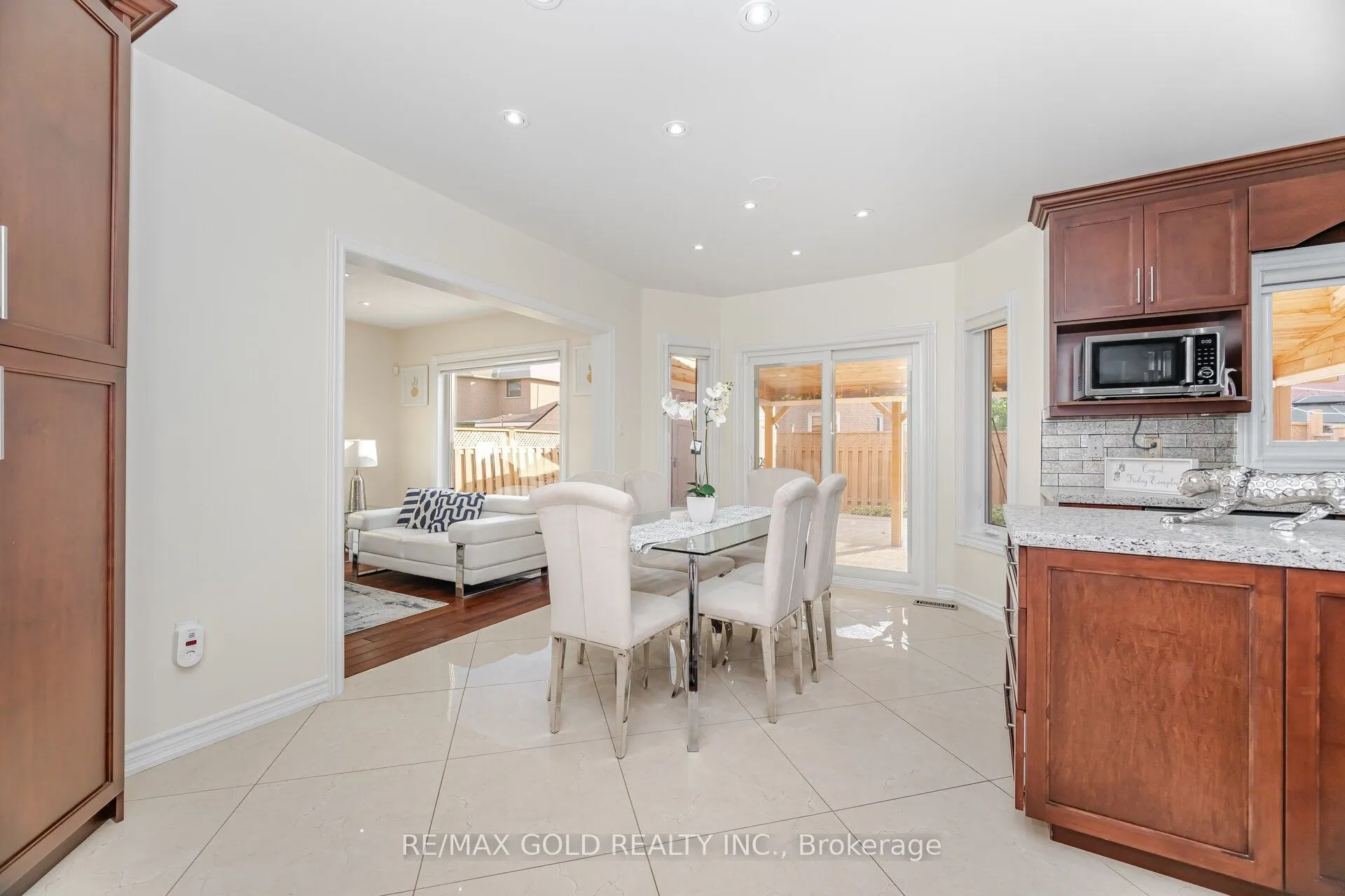 30 Golden Eagle Road