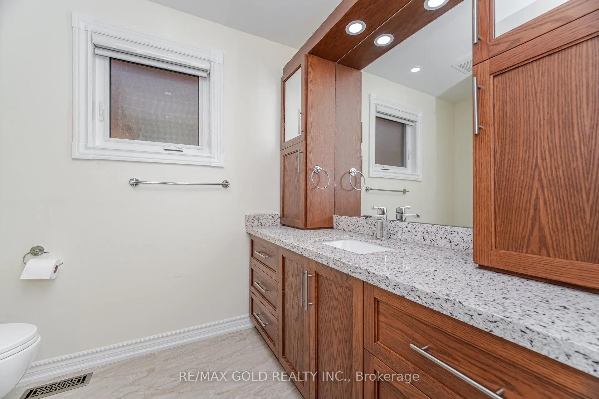 30 Golden Eagle Road