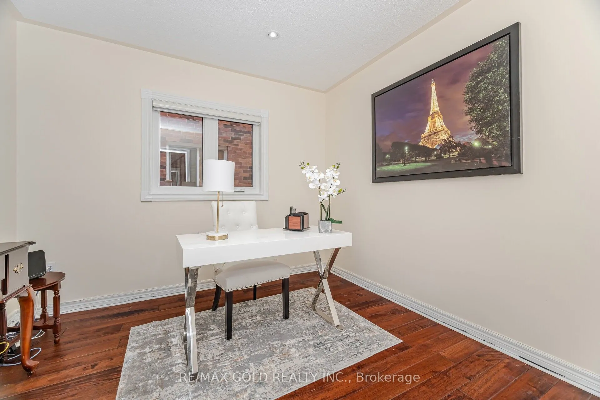 30 Golden Eagle Road