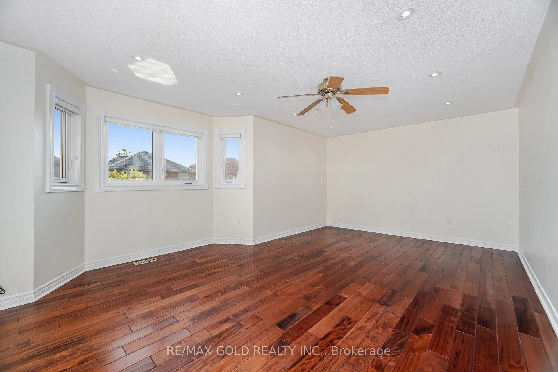 30 Golden Eagle Road