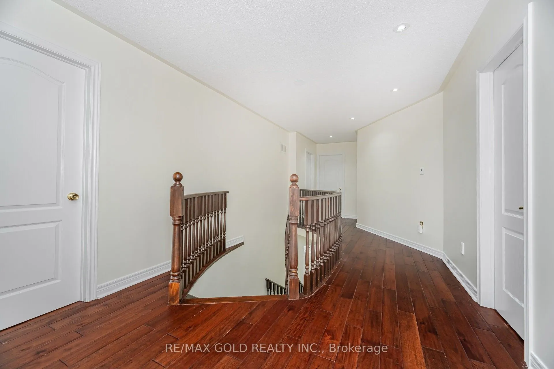 30 Golden Eagle Road