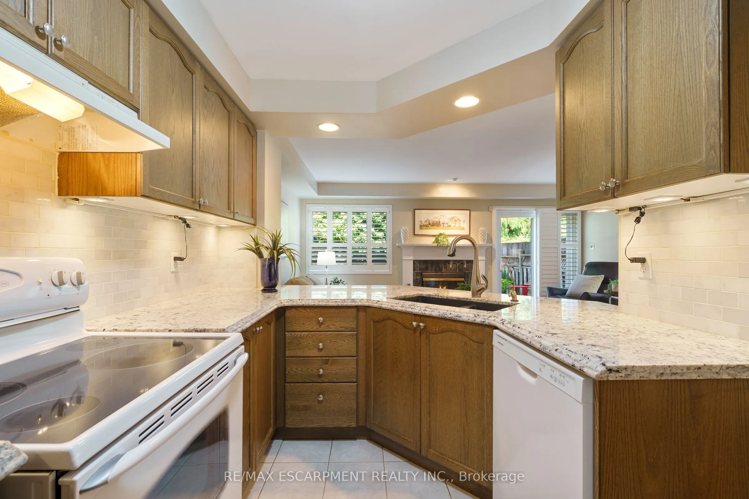 43 Fairwood Place W