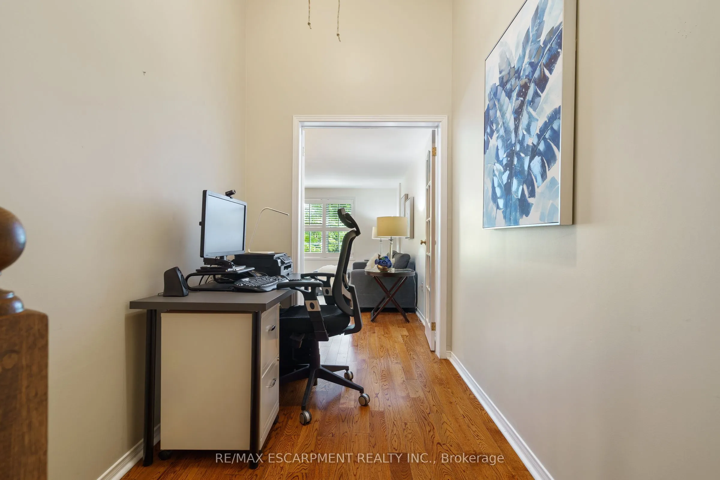 43 Fairwood Place W