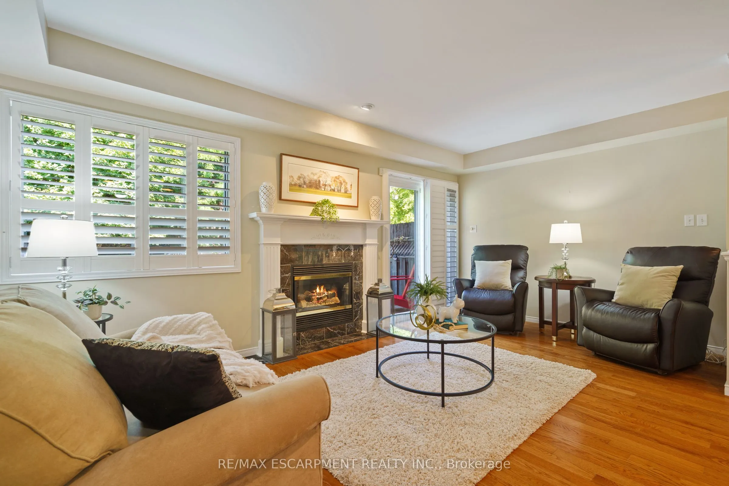 43 Fairwood Place W