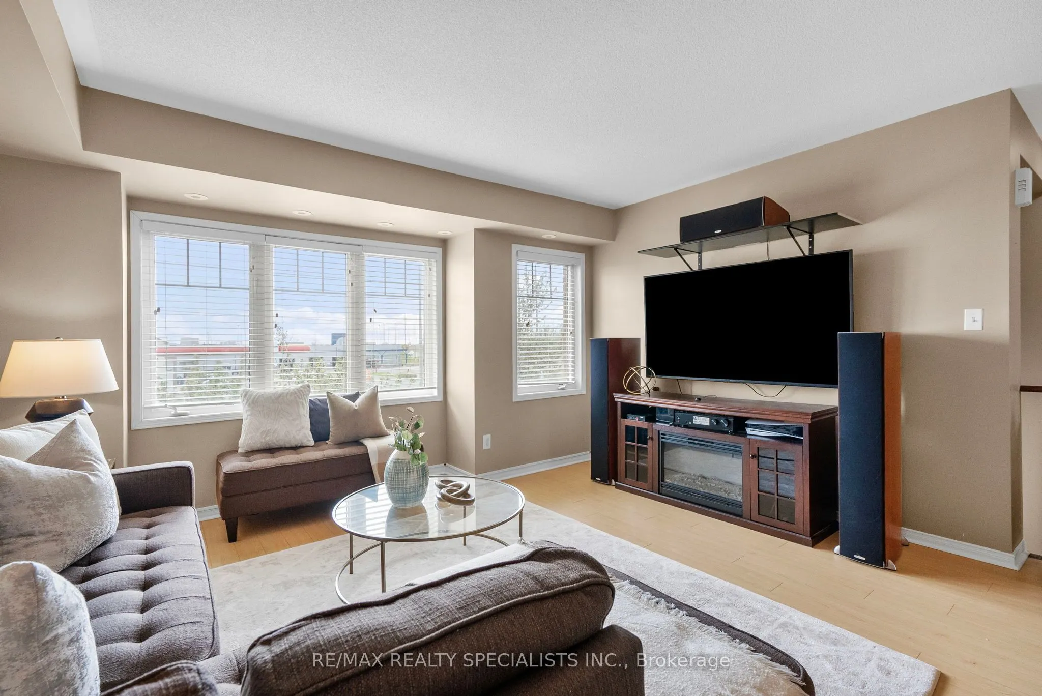 3985 Eglinton Avenue W, #19