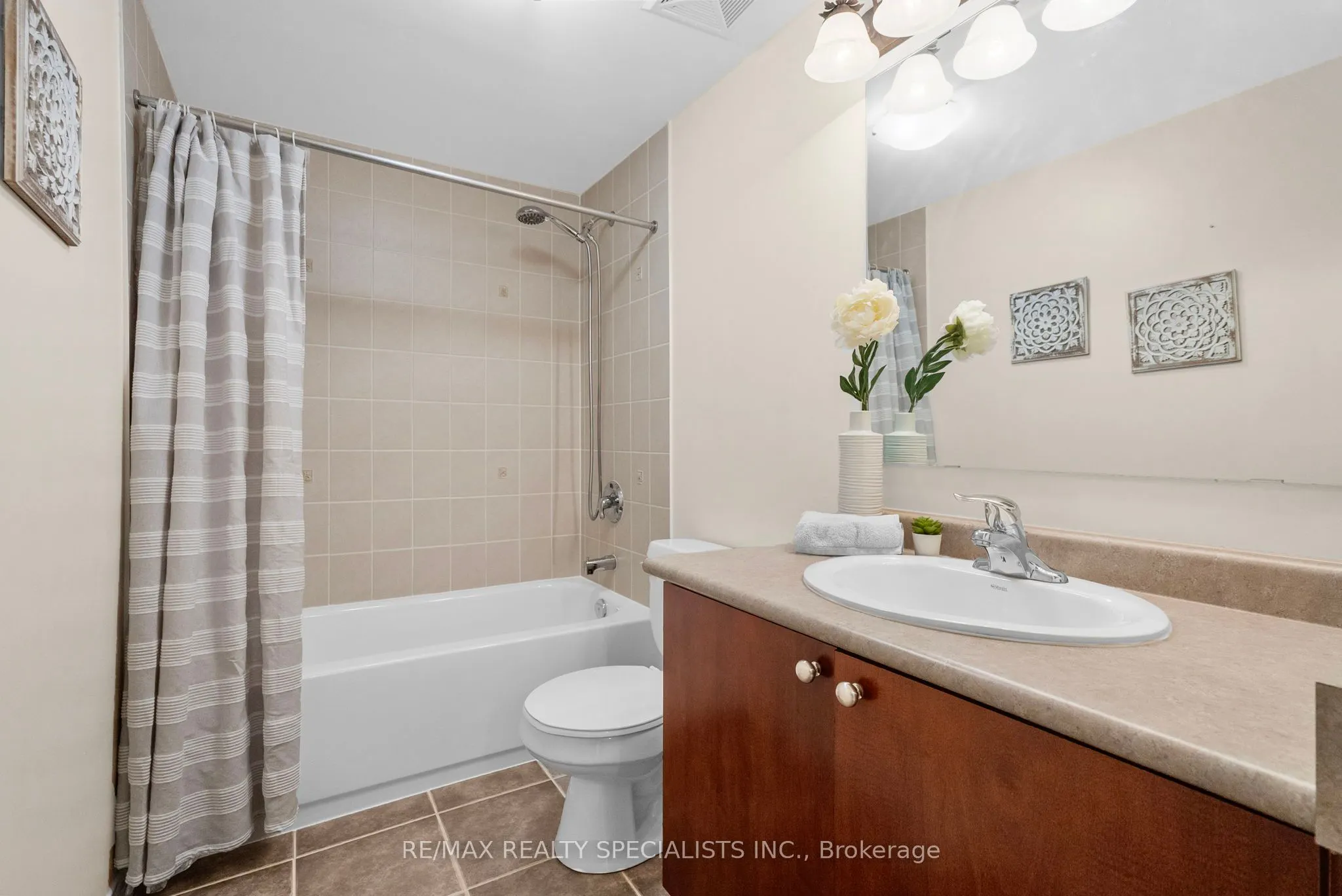 3985 Eglinton Avenue W, #19