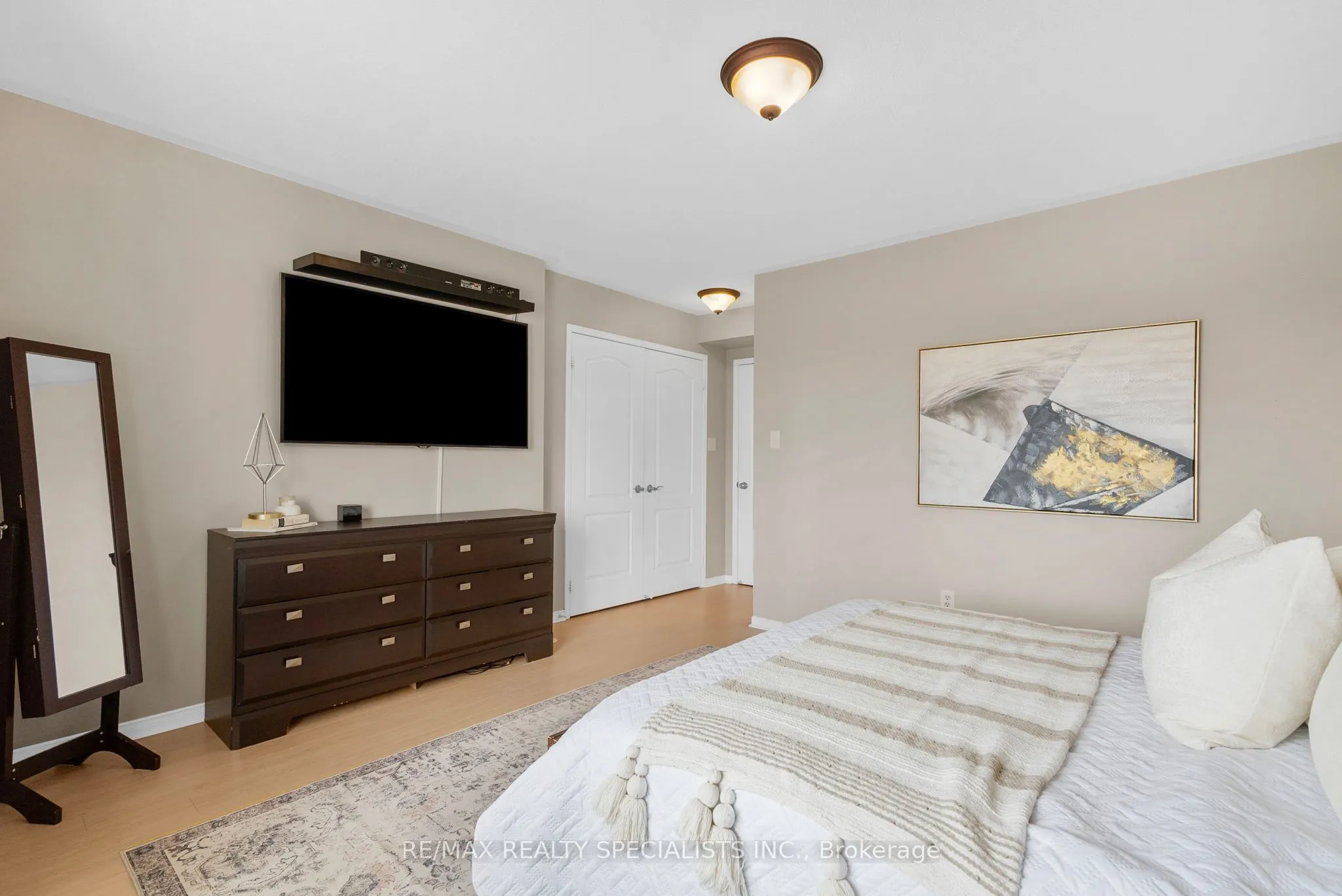 3985 Eglinton Avenue W, #19