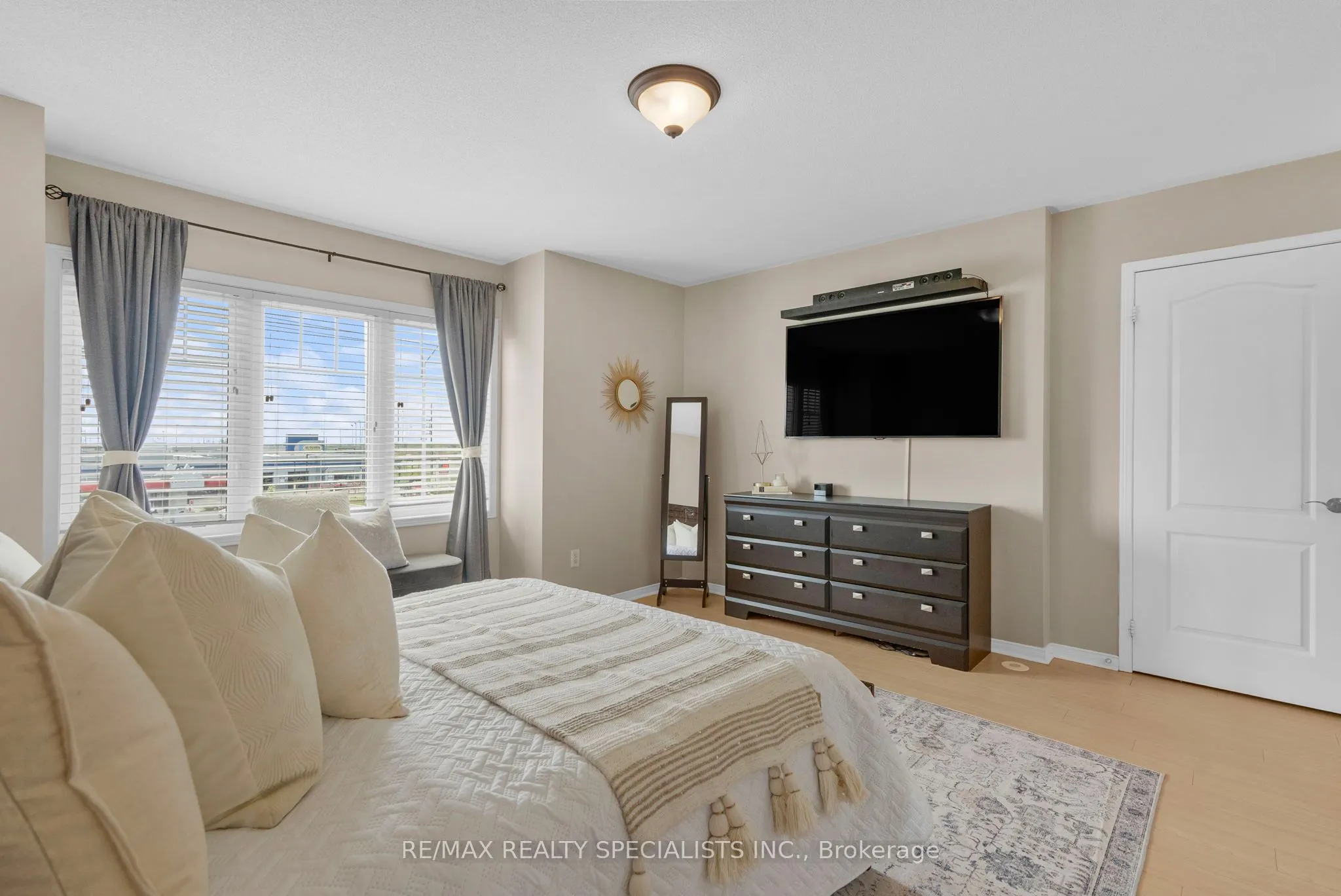 3985 Eglinton Avenue W, #19