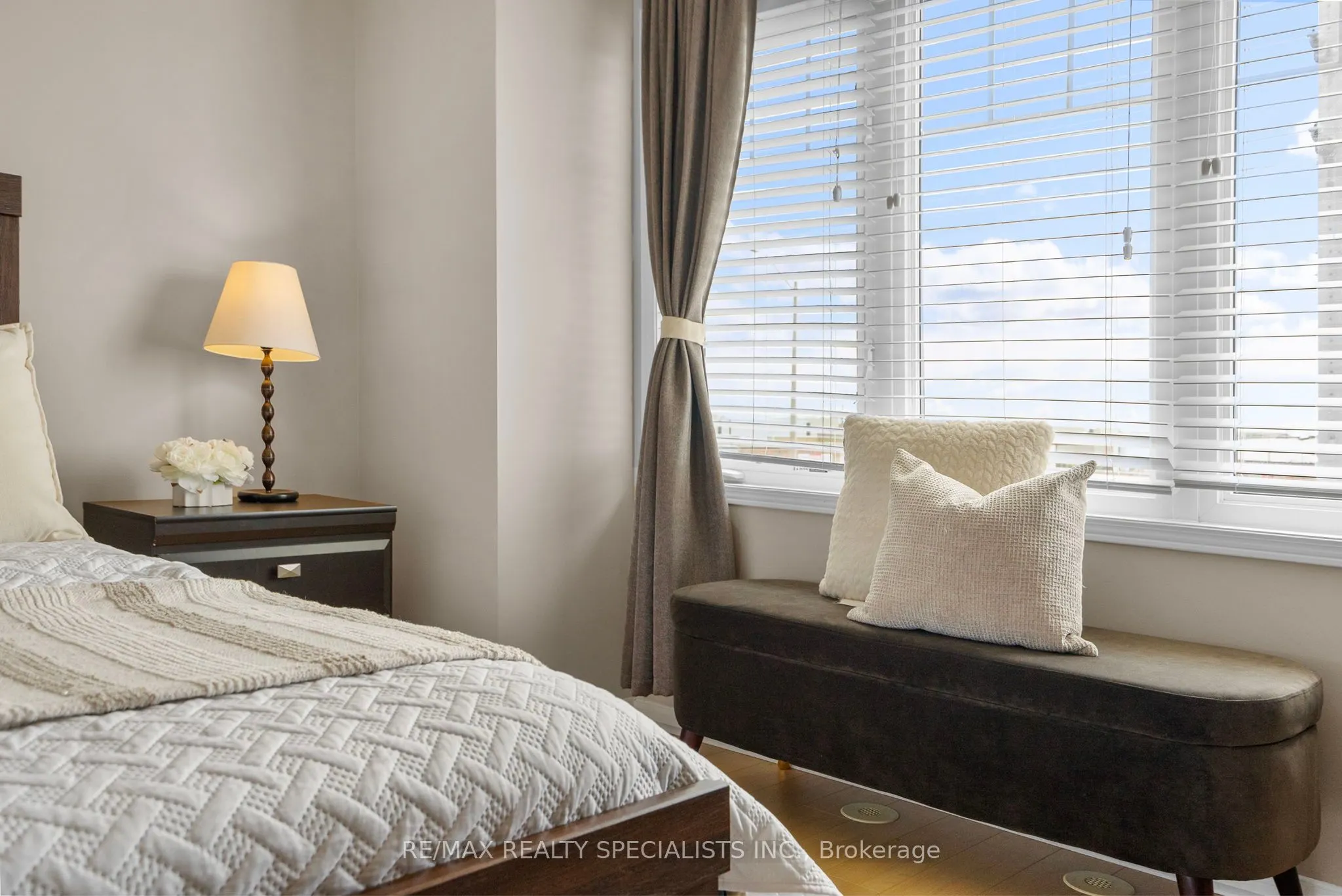 3985 Eglinton Avenue W, #19