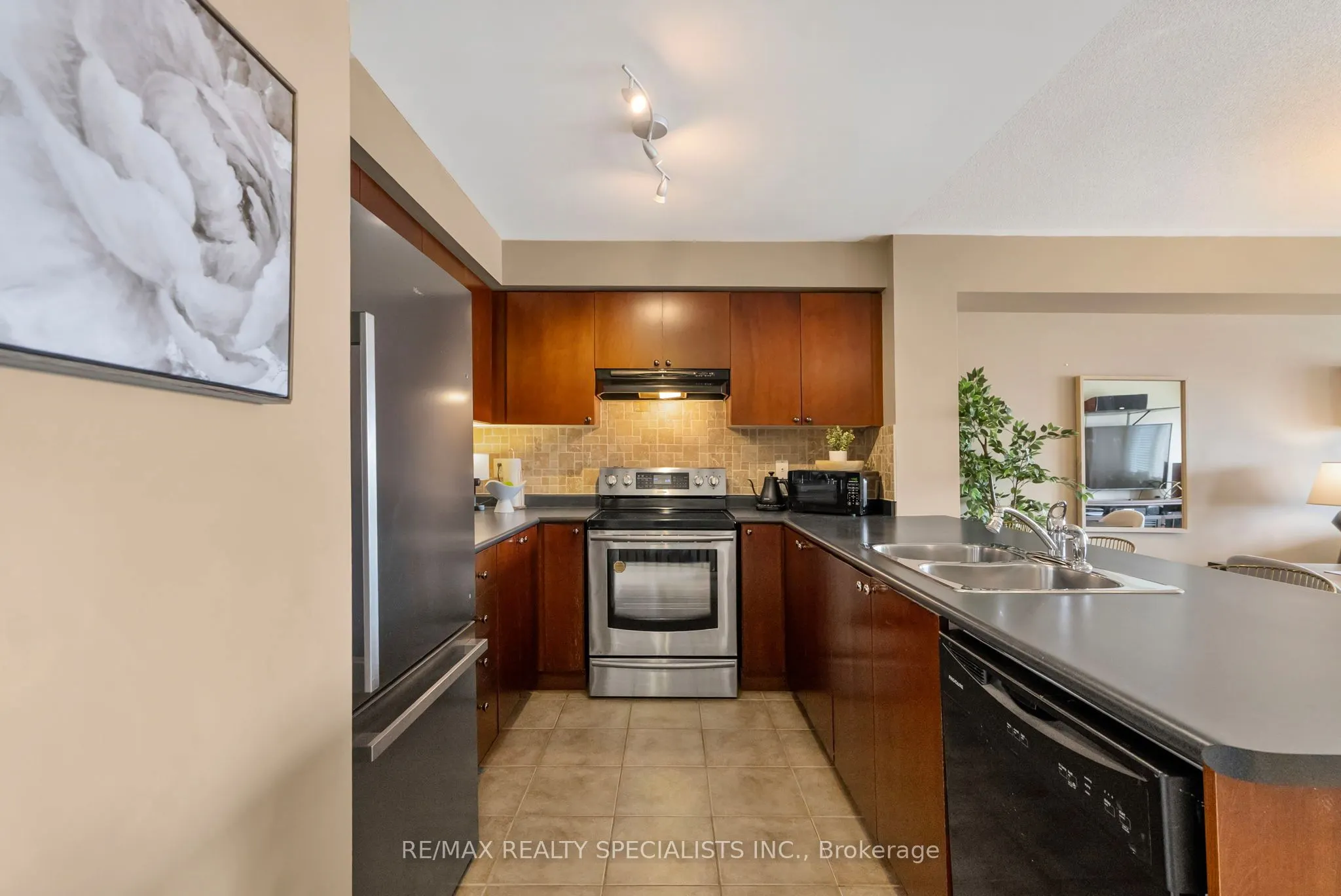 3985 Eglinton Avenue W, #19