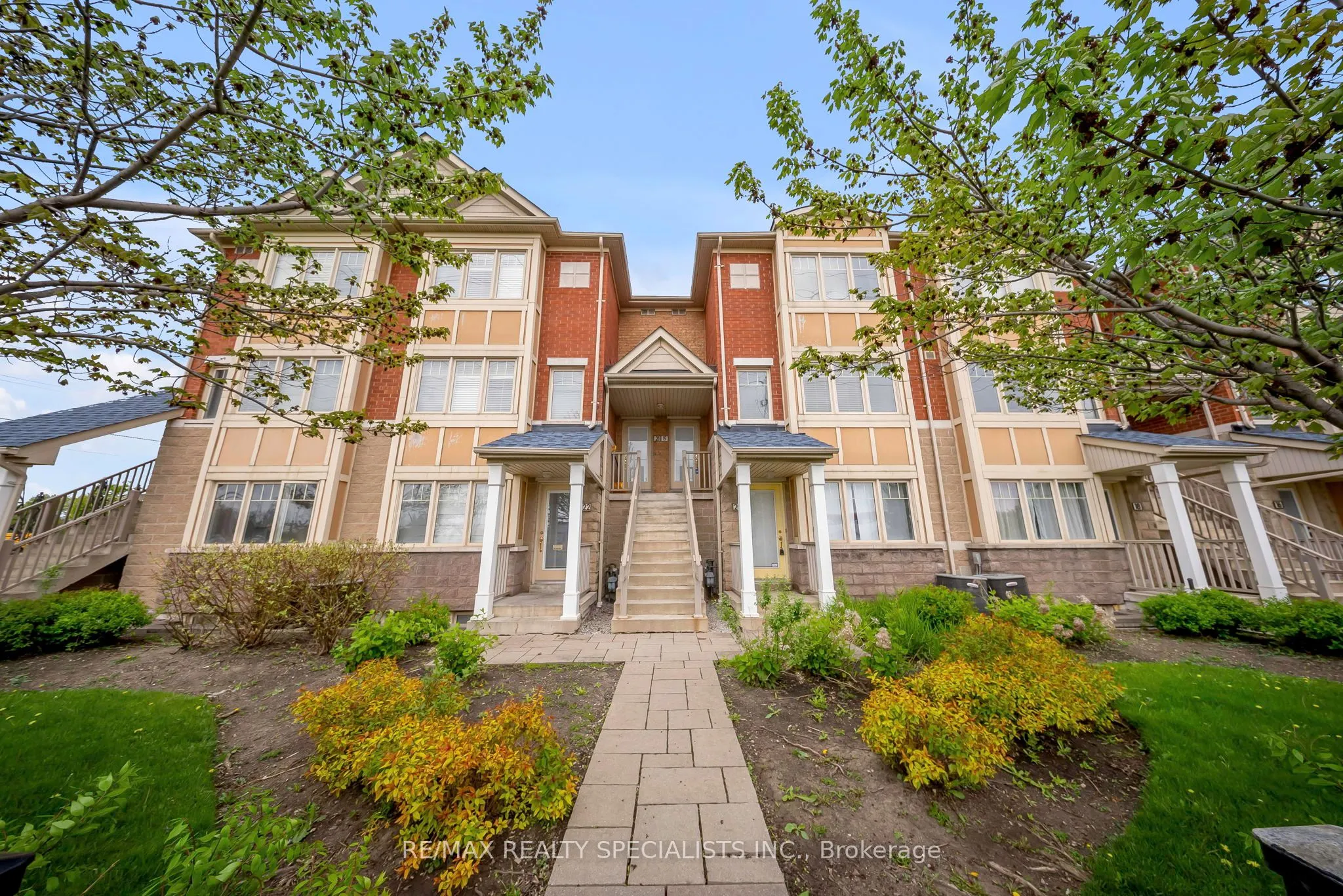 3985 Eglinton Avenue W, #19