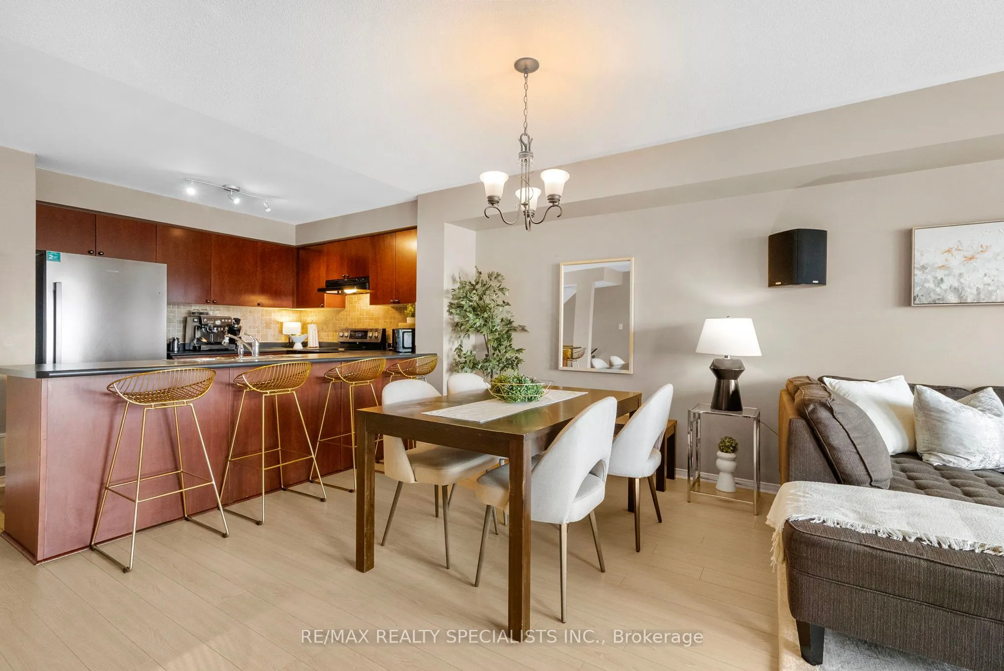 3985 Eglinton Avenue W, #19