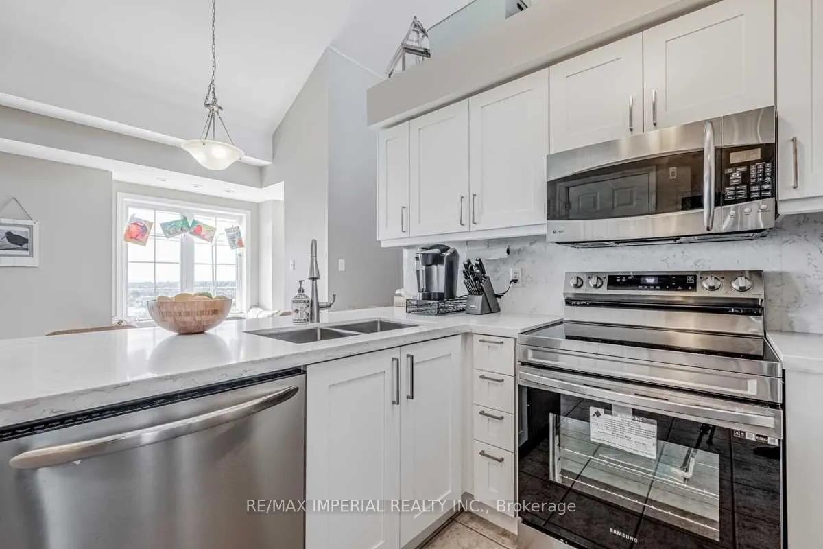 625 Dundas Street W, #3
